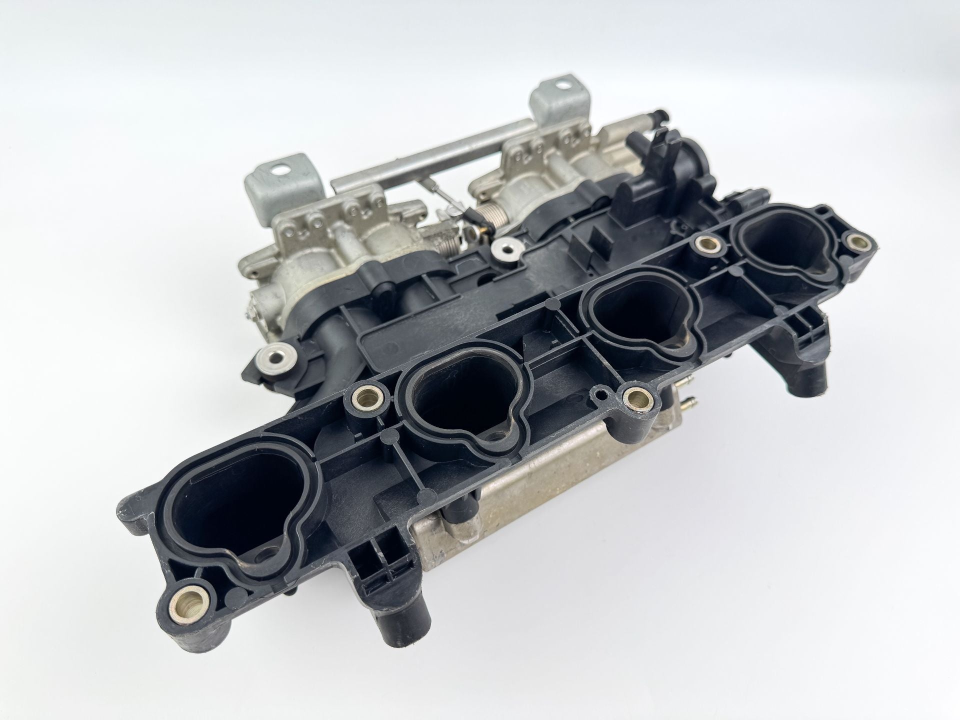 2004 Yamaha 150 HP 4 Stroke Outboard Intake Manifold & Throttle Body 63P-14440-00-00 OEM