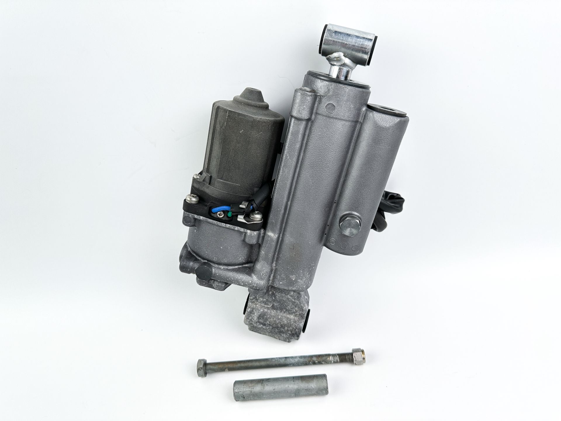 97-03 Honda 40 45 50 HP 4 Stroke Outboard Power Trim Tilt Unit 56000-Z