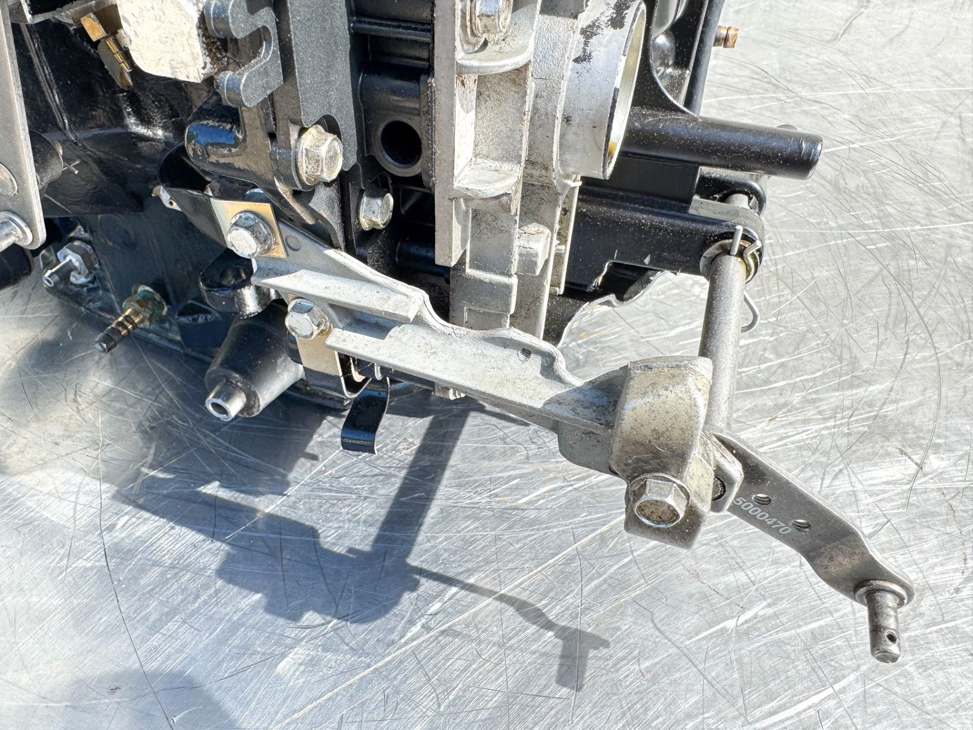 2005 Evinrude 115 HP 2 Stroke Outboard Powerhead OEM