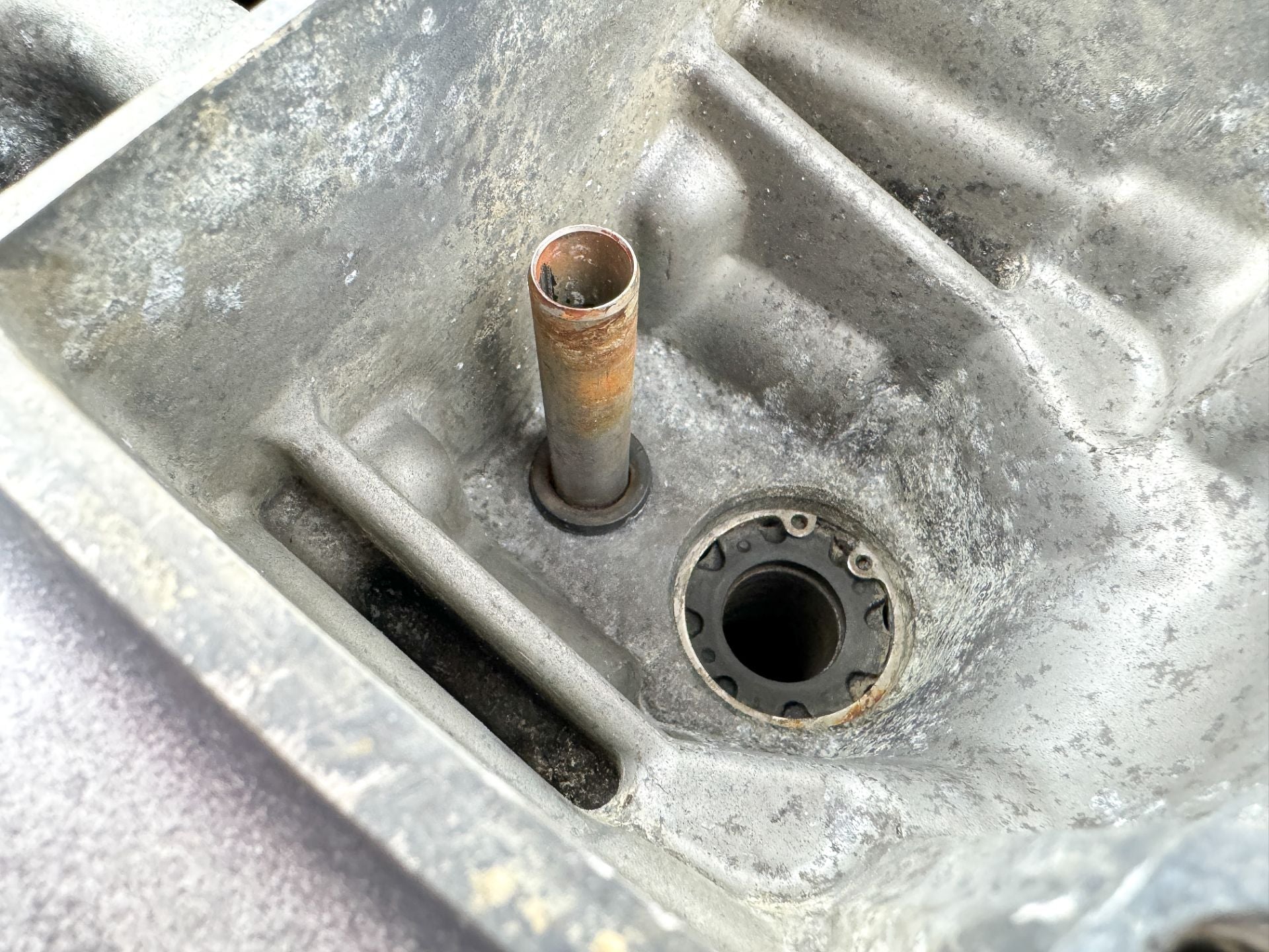 2011 Yamaha 70 HP 4 Stroke Outboard Upper Casing Midsection OEM
