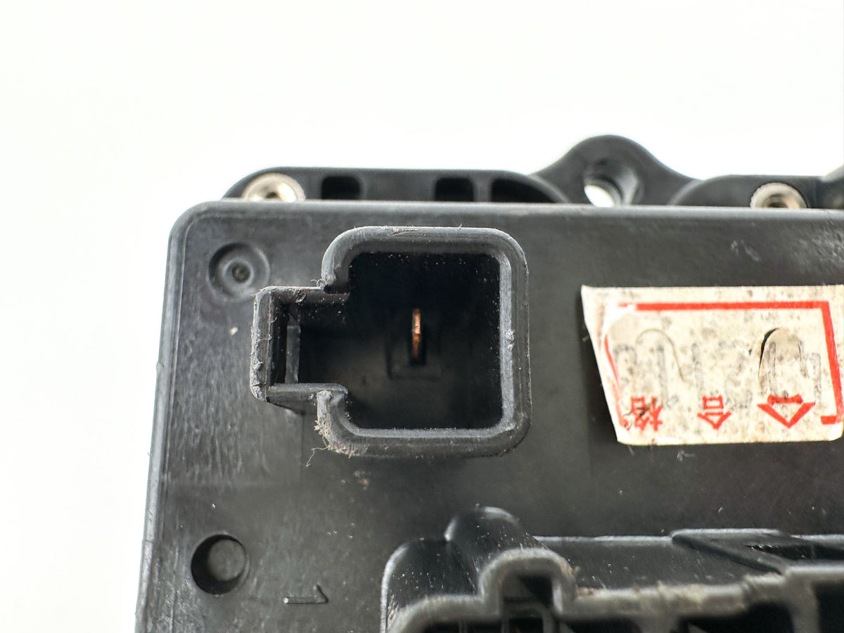 2012 Yamaha 150 HP 4 Stroke Outboard Fuse Box 63P-82170-00-00 OEM