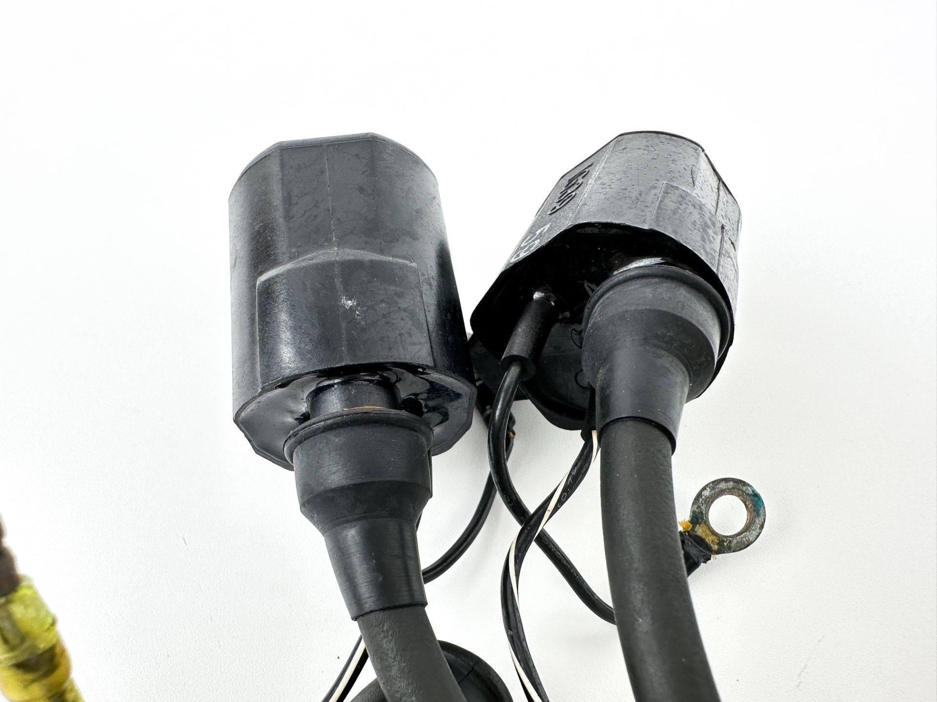 2001 Yamaha 115 HP 2 Stroke Outboard Ignition Coil Set 6R3-85570-01-00 OEM