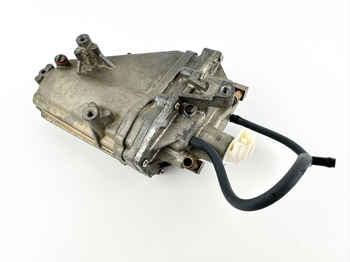2002 Yamaha 115 HP 4 Stroke Outboard VST Float Chamber Assembly 68V-14180-01-00 OEM