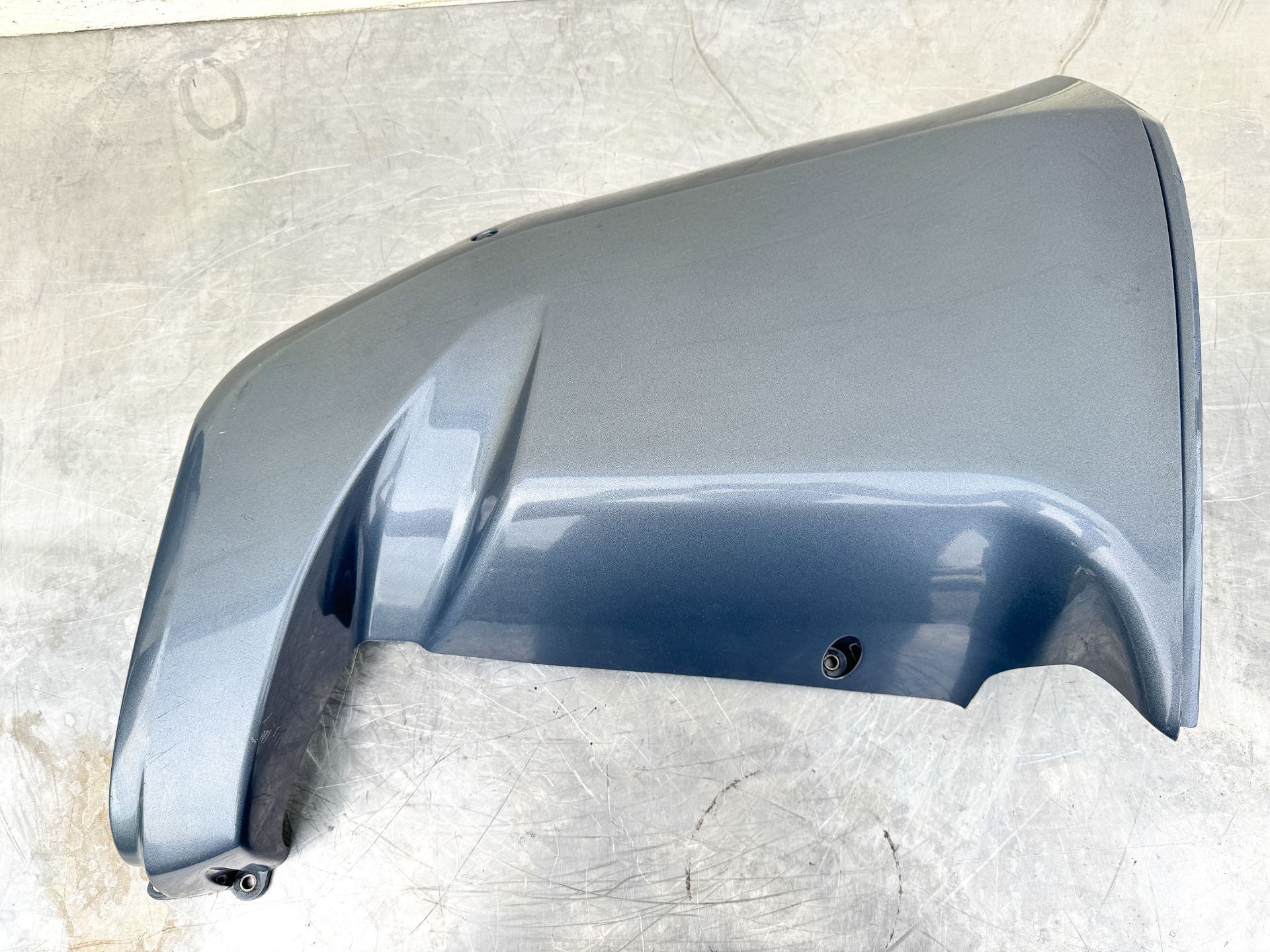 2002 Yamaha 225 HP 4 Stroke Outboard Lower Apron Cover Set 69J-42771-00-8D OEM