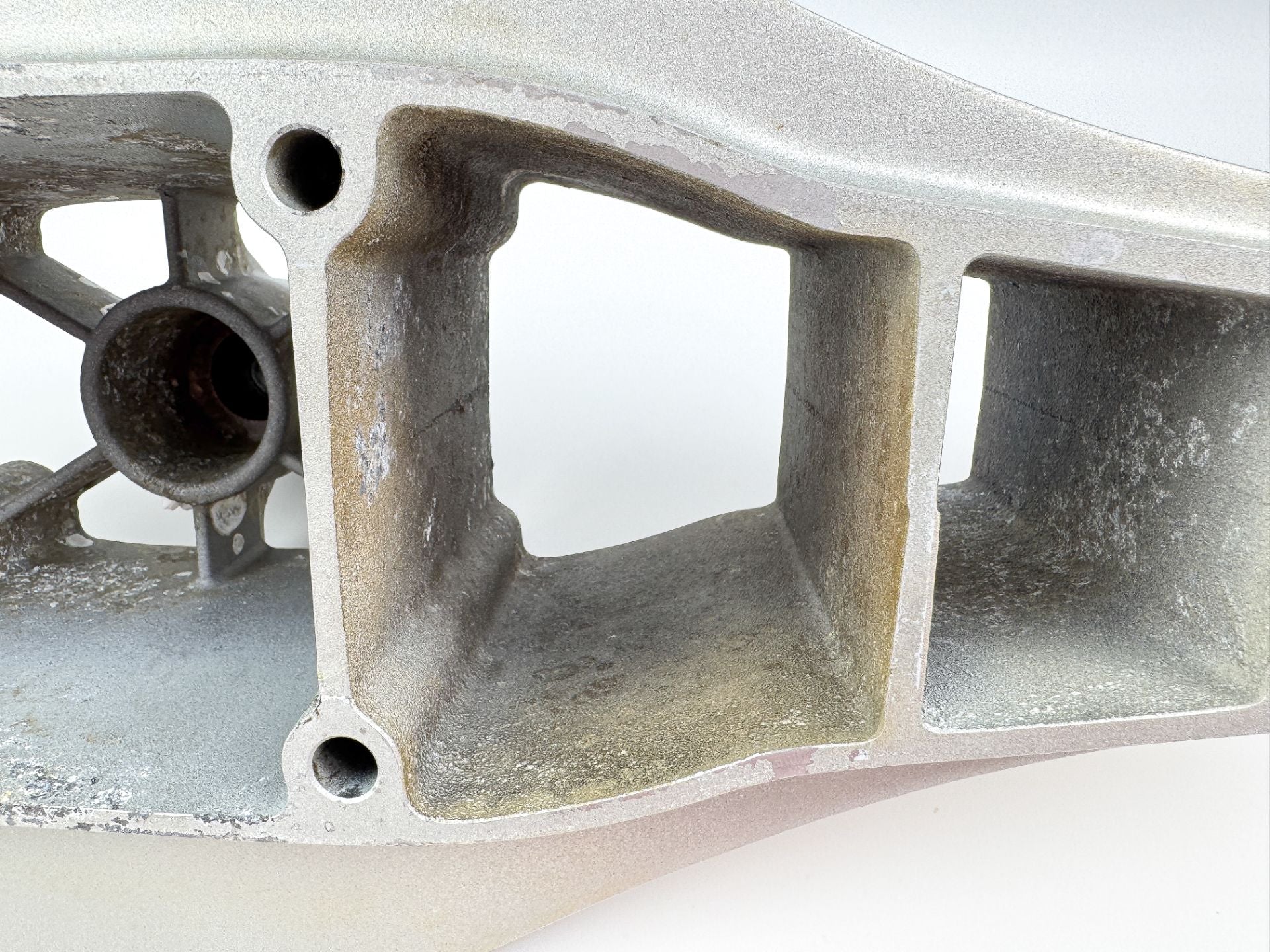 2010 Honda 60 HP 4 Stroke Outboard Midsection Extension / Spacer 40202-ZY9-610ZC OEM