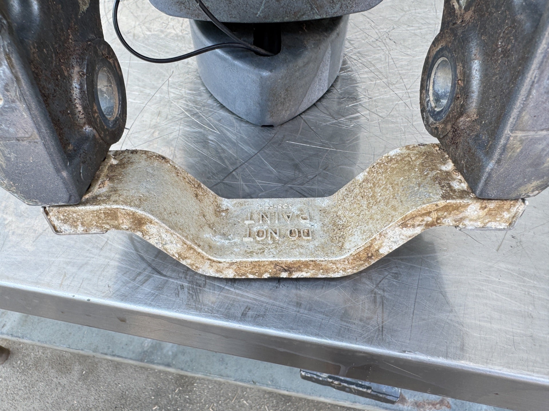 2004 Yamaha 115 HP 4 Stroke Outboard Complete Midsection & Swivel Bracket 64E-43311-10-8D Long