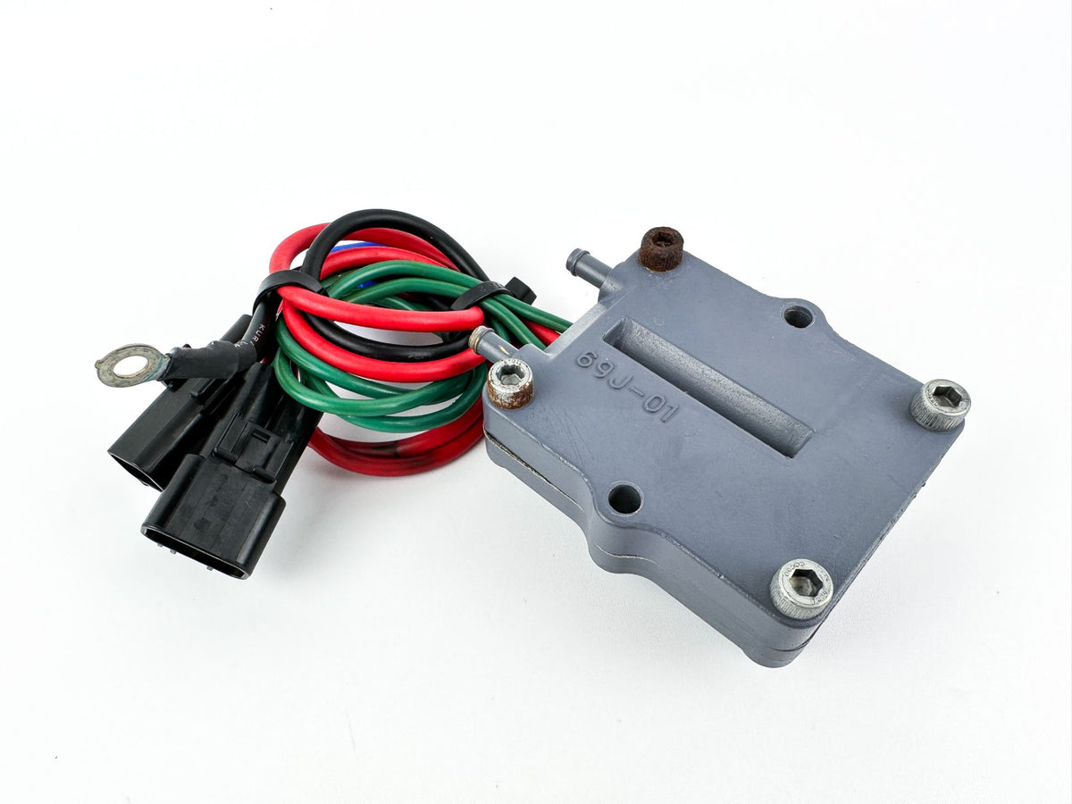 2002 Yamaha 200 HP 2 Stroke Outboard Rectifier & Regulator 68F-81960-00-00 OEM