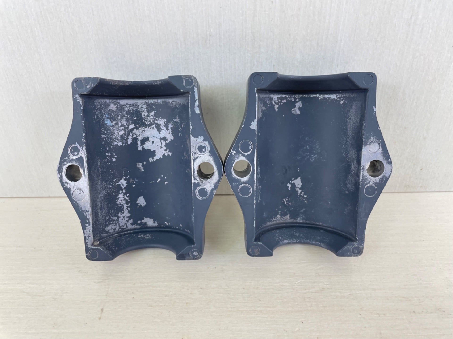 2013 Yamaha F 350HP 4 Stroke Outboard Lower Motor Mount Cover Housing 6AW-44552-00-CA