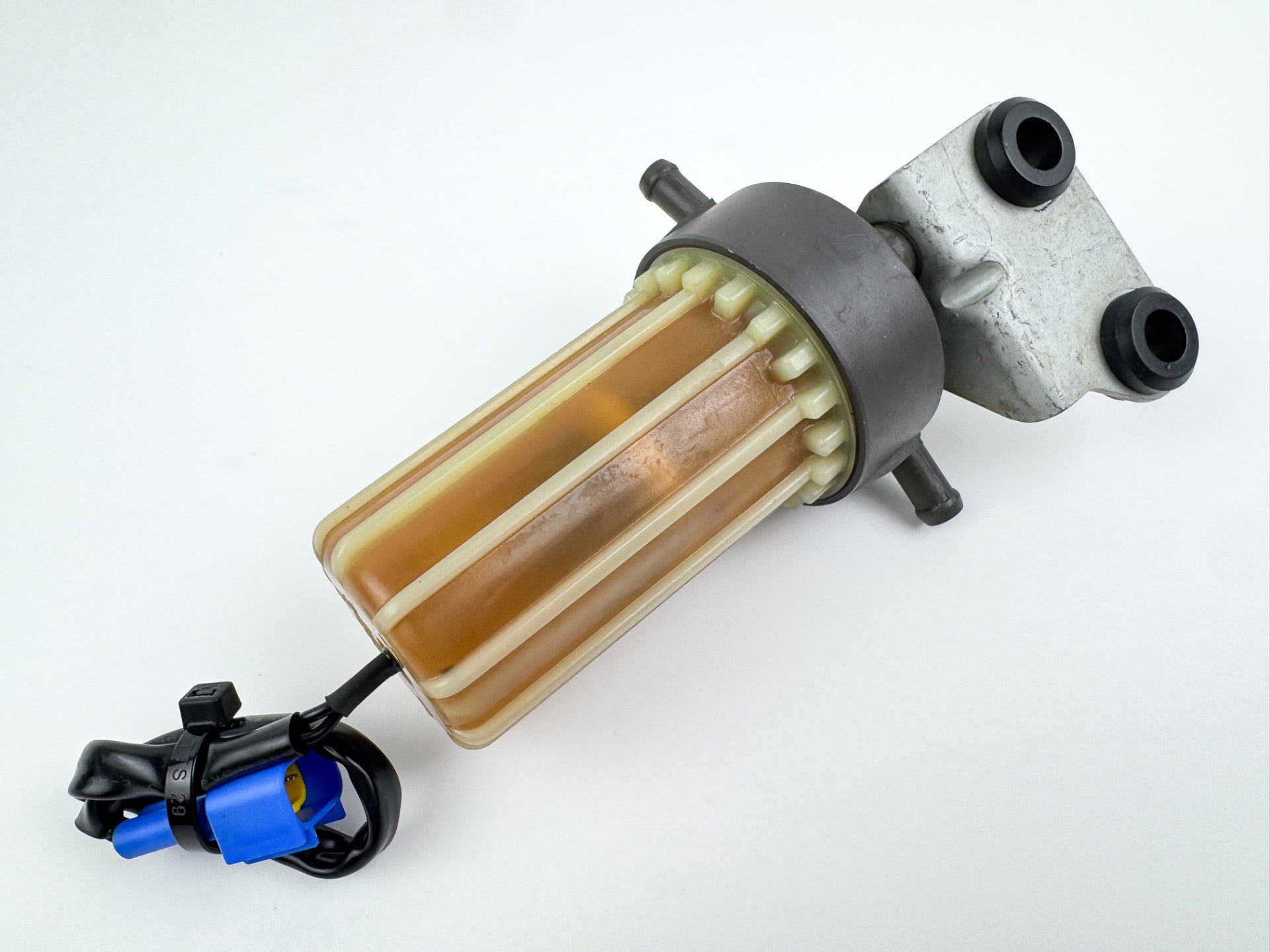 2008 Yamaha 150 HP 4 Stroke Outboard Fuel Filter Assembly 6P3-24560-01-00 OEM