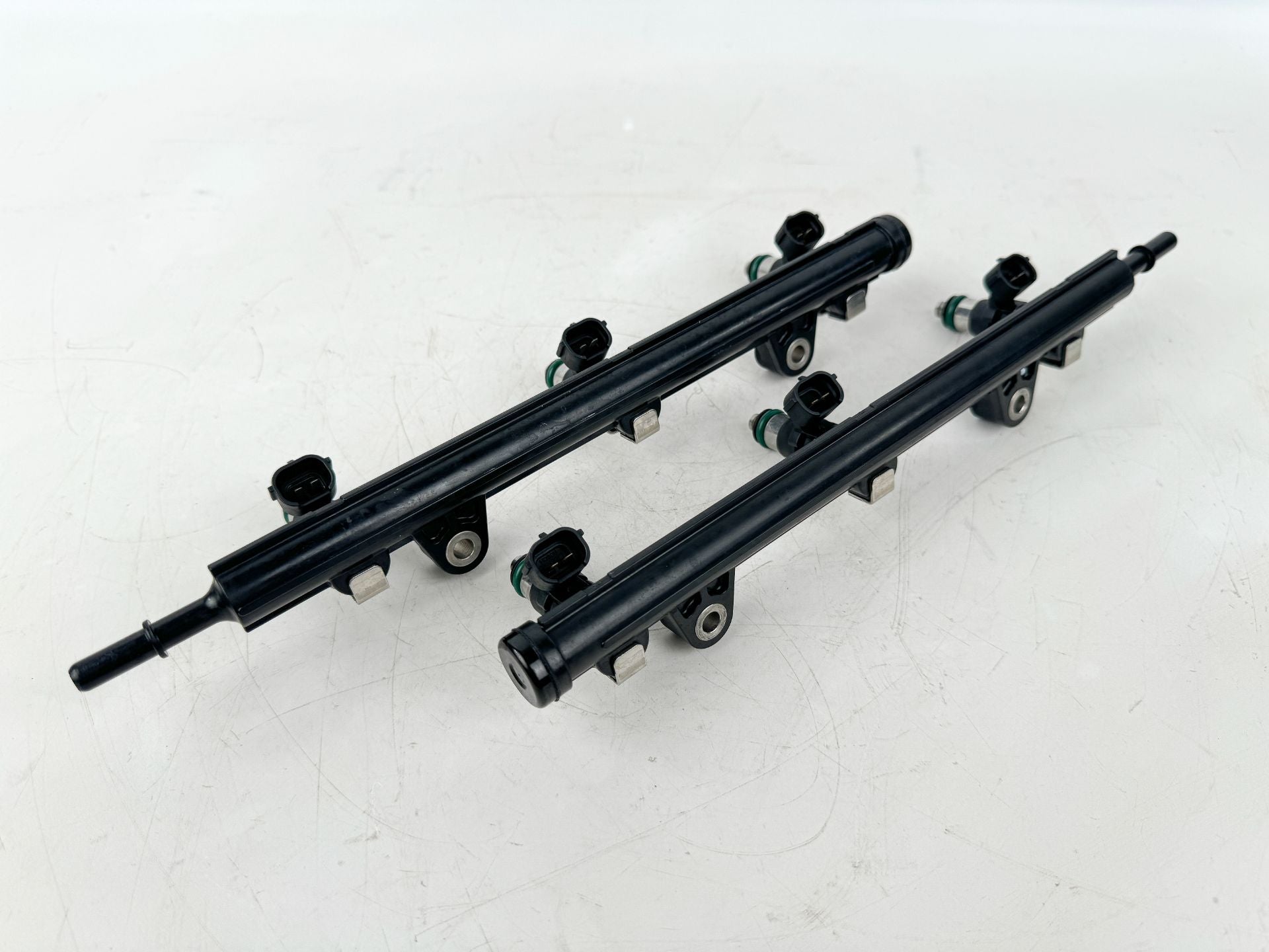 2016 Yamaha 250 HP 4 Stroke Outboard Fuel Injector Set W/ Rail 6AW-13761-00-00 OEM