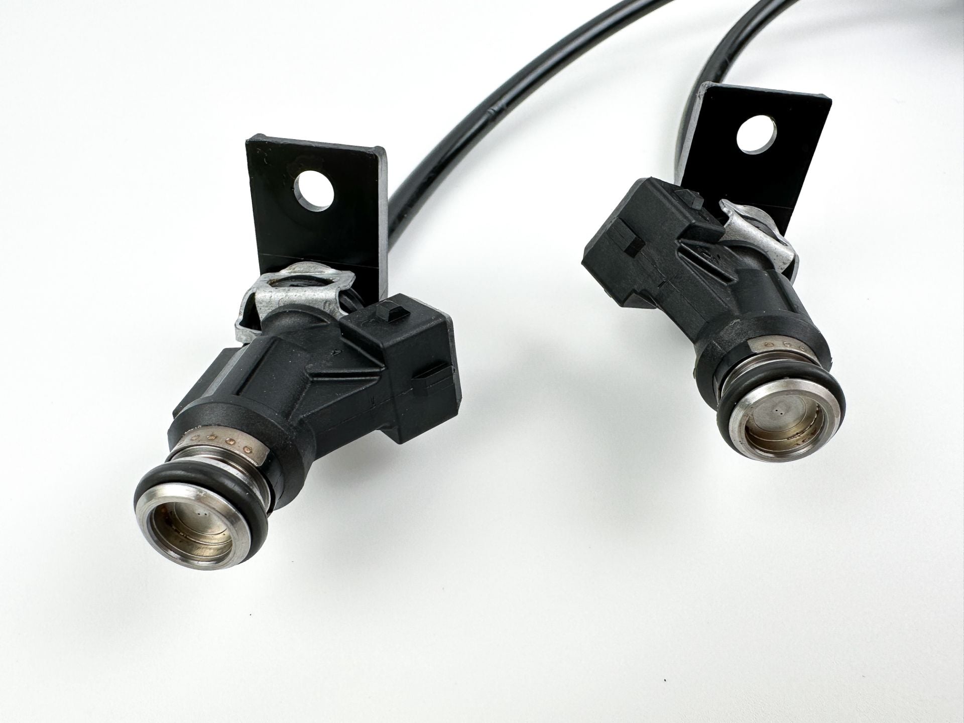 2004 Mercury 60HP EFI Fuel Injectors & TFI System - 892123002 879887T - Cleaned