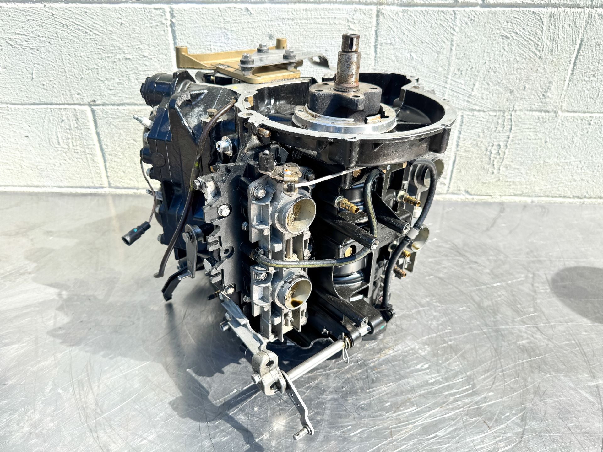 2005 Evinrude 115 HP 2 Stroke Outboard Powerhead OEM