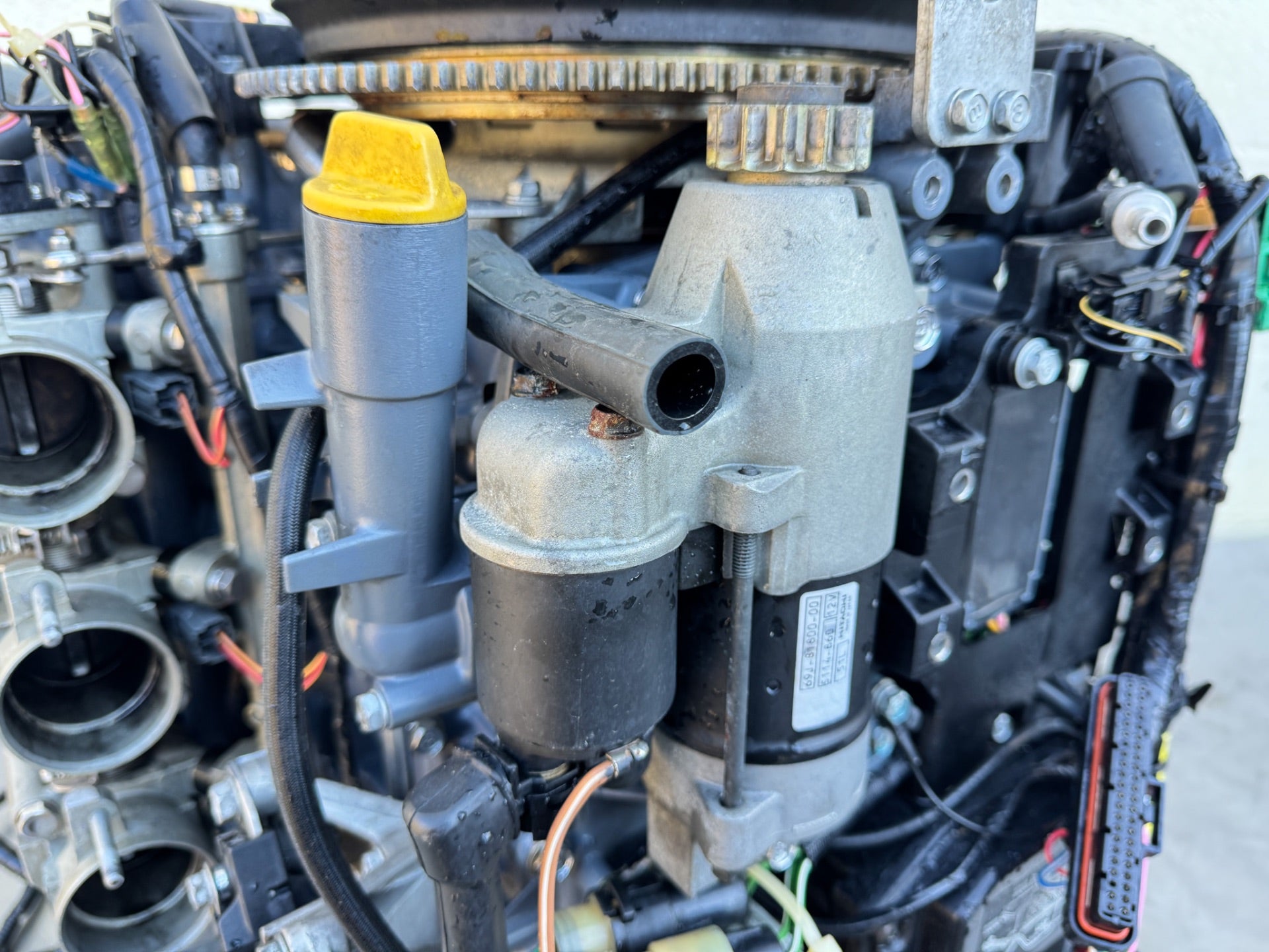 2004 Yamaha F225 225HP 3.3L 4 Stroke Outboard Powerhead - 231 Hours