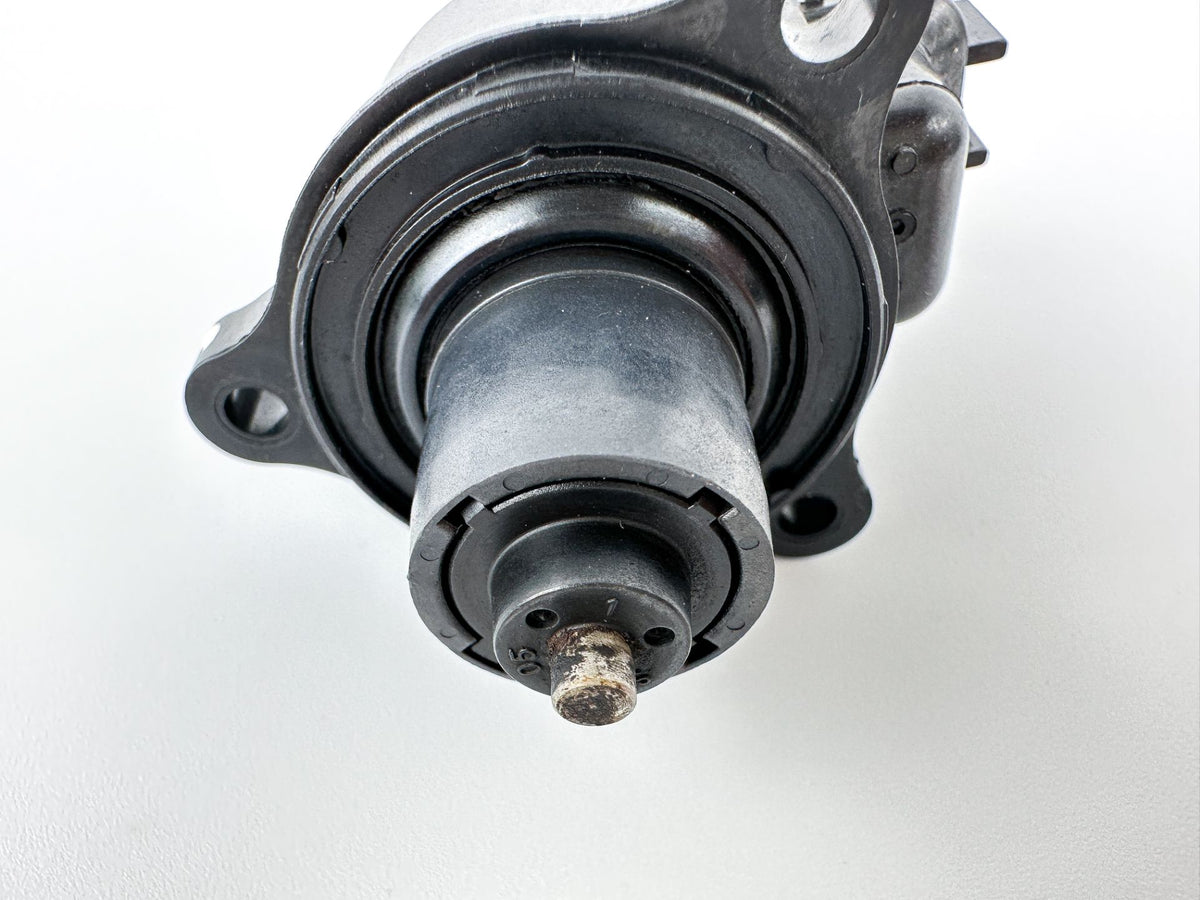 2004 Yamaha 225 HP 4 Stroke Outboard Idle Speed Control Valve ISC IAC 68V-1312A-00-00 OEM