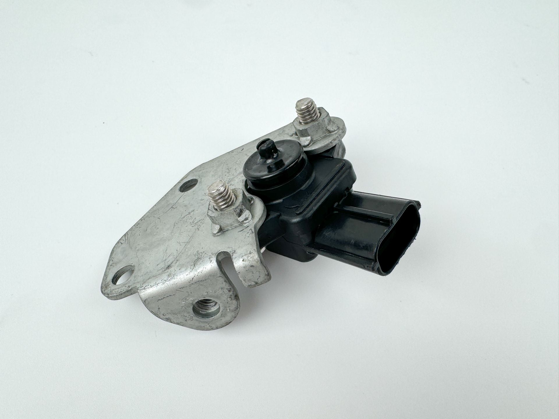 2005 Yamaha 250 HP 2 Stroke Outboard MAP Pressure Sensor 67H-82380-00-00 OEM