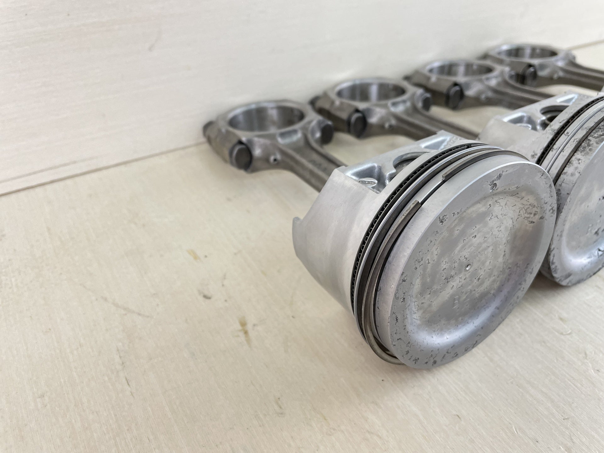 2003 Suzuki 115HP 4 Stroke Outboard Piston & Connecting Rod Set