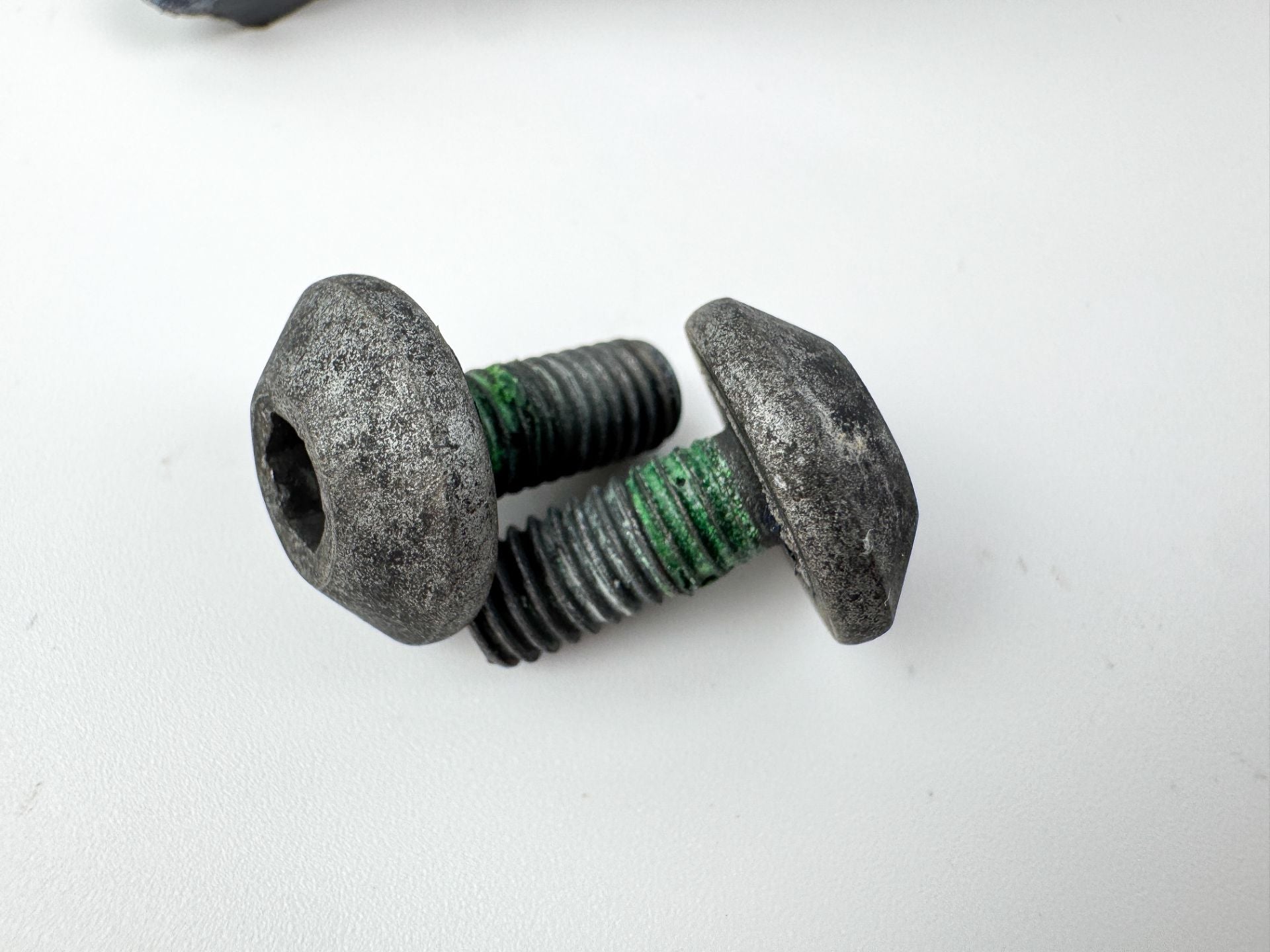 2004 Yamaha 225 HP 4 Stroke Outboard Upper Casing Cover Insert 69J-45151-00-8D OEM