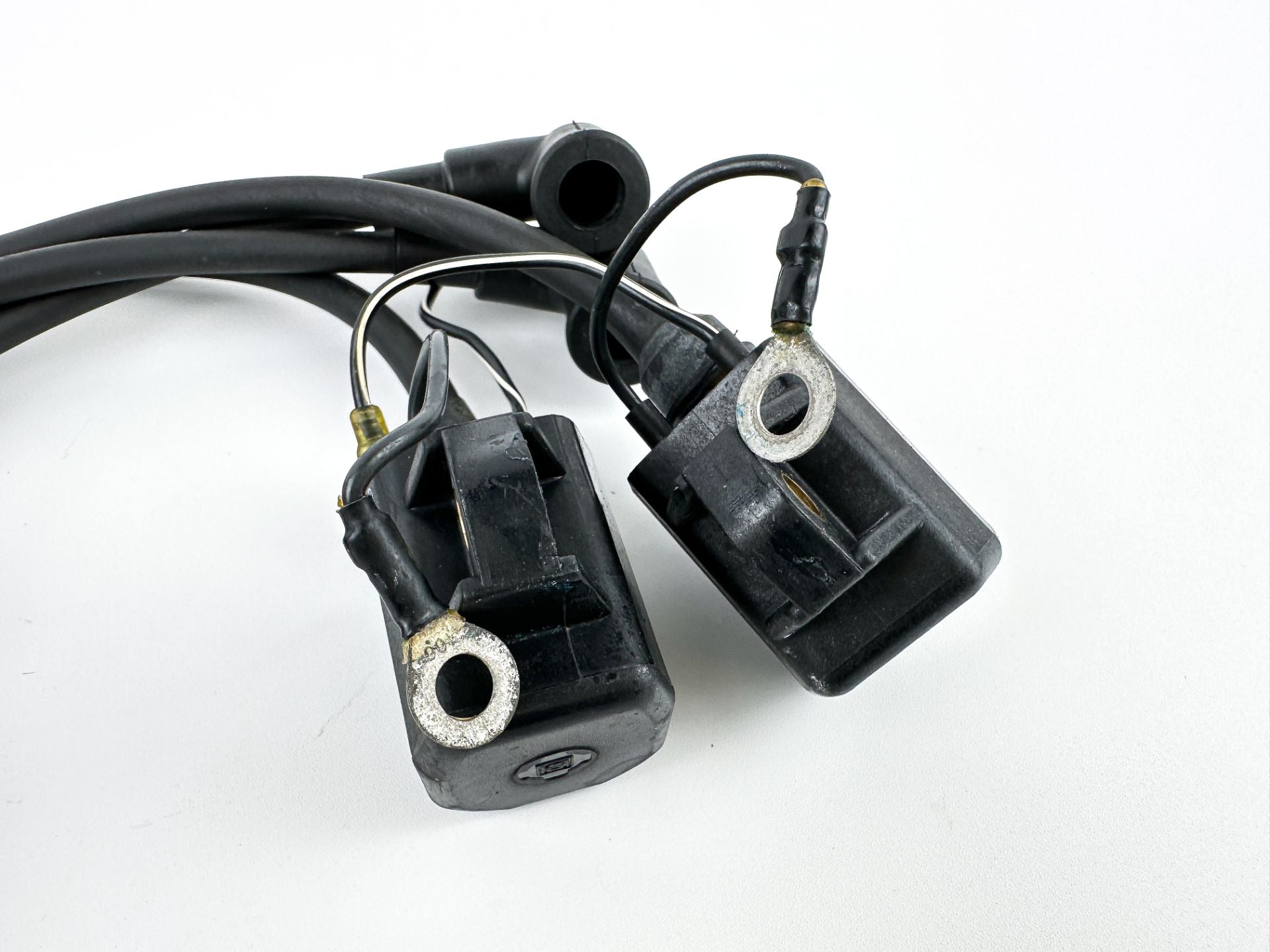 2001 Yamaha 115 HP 2 Stroke Outboard Ignition Coil Set 6R3-85570-01-00 OEM