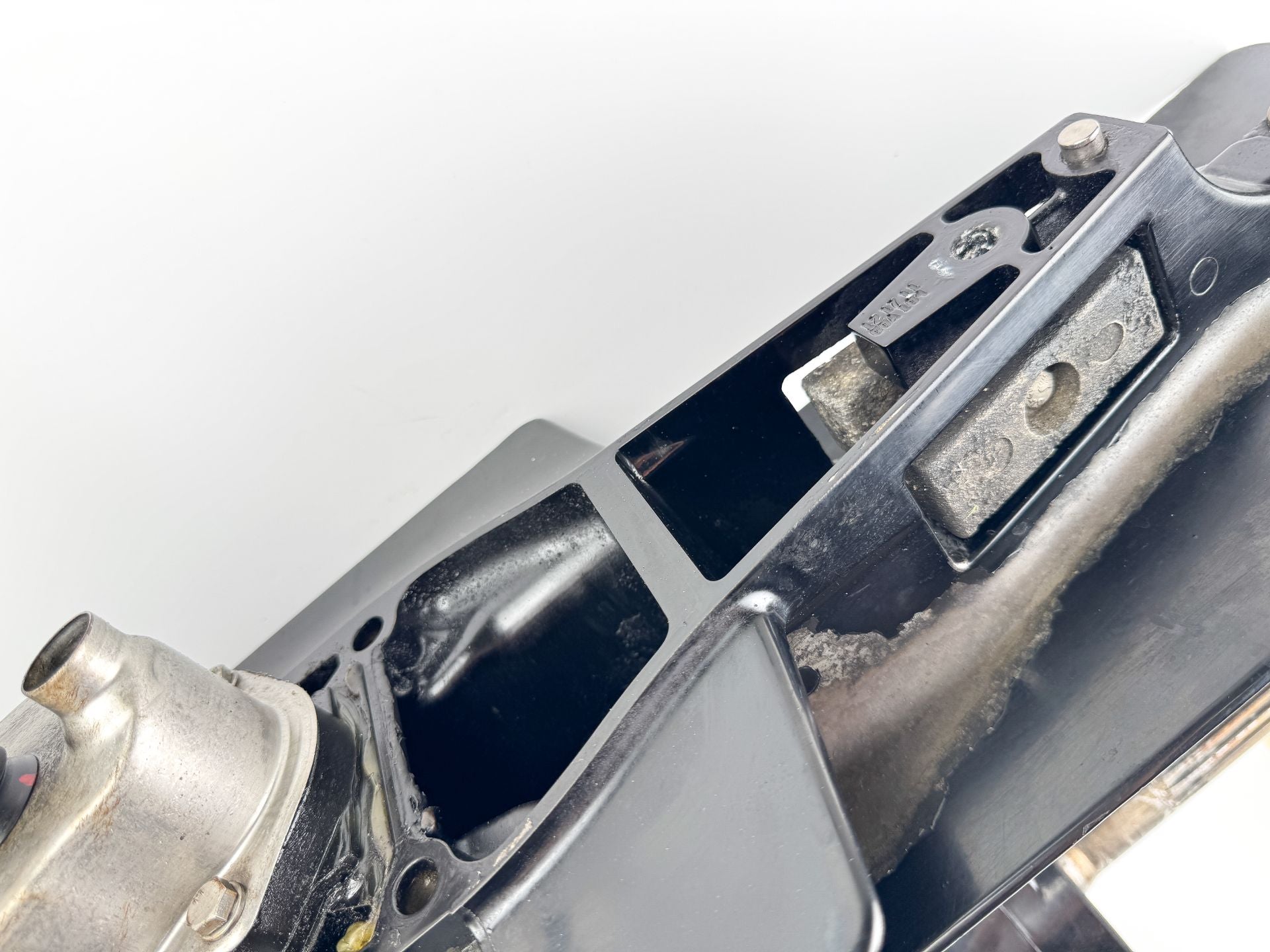 2004+ Mercury 75 90 115 HP 2 Stroke DFI 20" Lower Unit Gear Case 2.33:1 9011J33