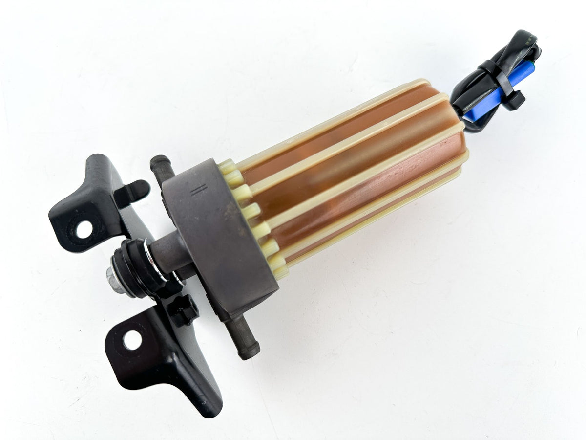 2012 Yamaha 250 HP 4 Stroke Outboard Fuel Filter Assembly 6P3-24560-22-00 OEM