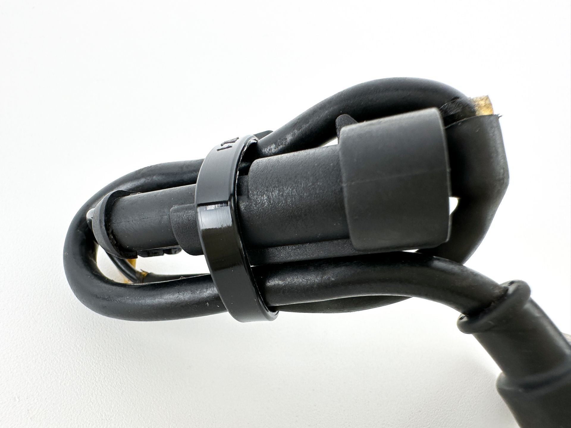 2008 Evinrude 200 HP 2 Stroke Outboard Crankshaft Position Sensor CPS 0587402 OEM