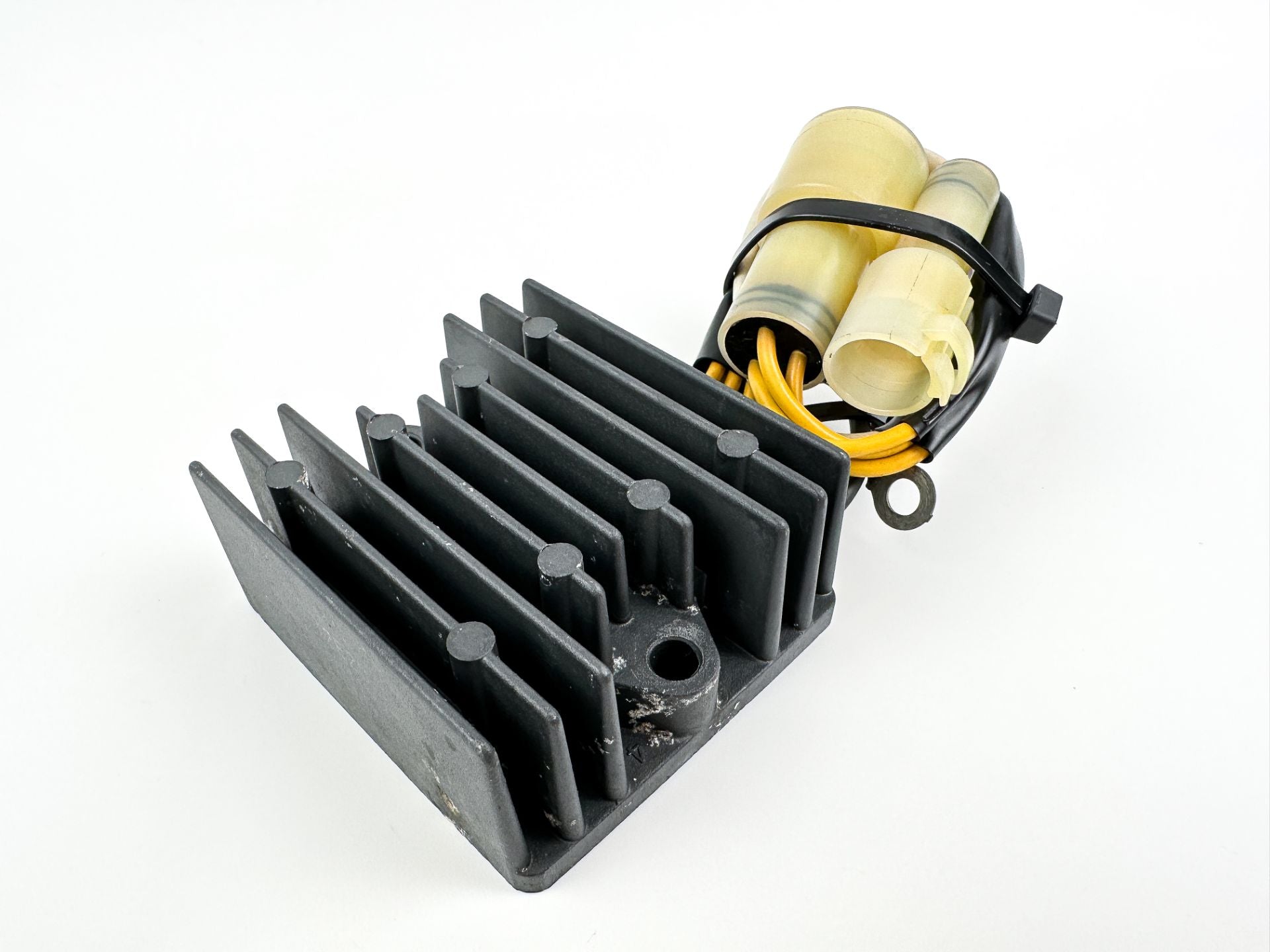 2000 Suzuki 70 HP 4 Stroke Outboard Rectifier & Regulator 32800-92E20 OEM