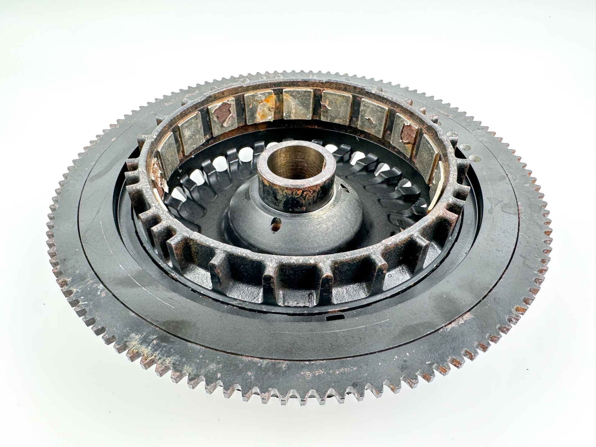 2008 Evinrude 250 HP 2 Stroke Etec Outboard Flywheel 0586924 Repair