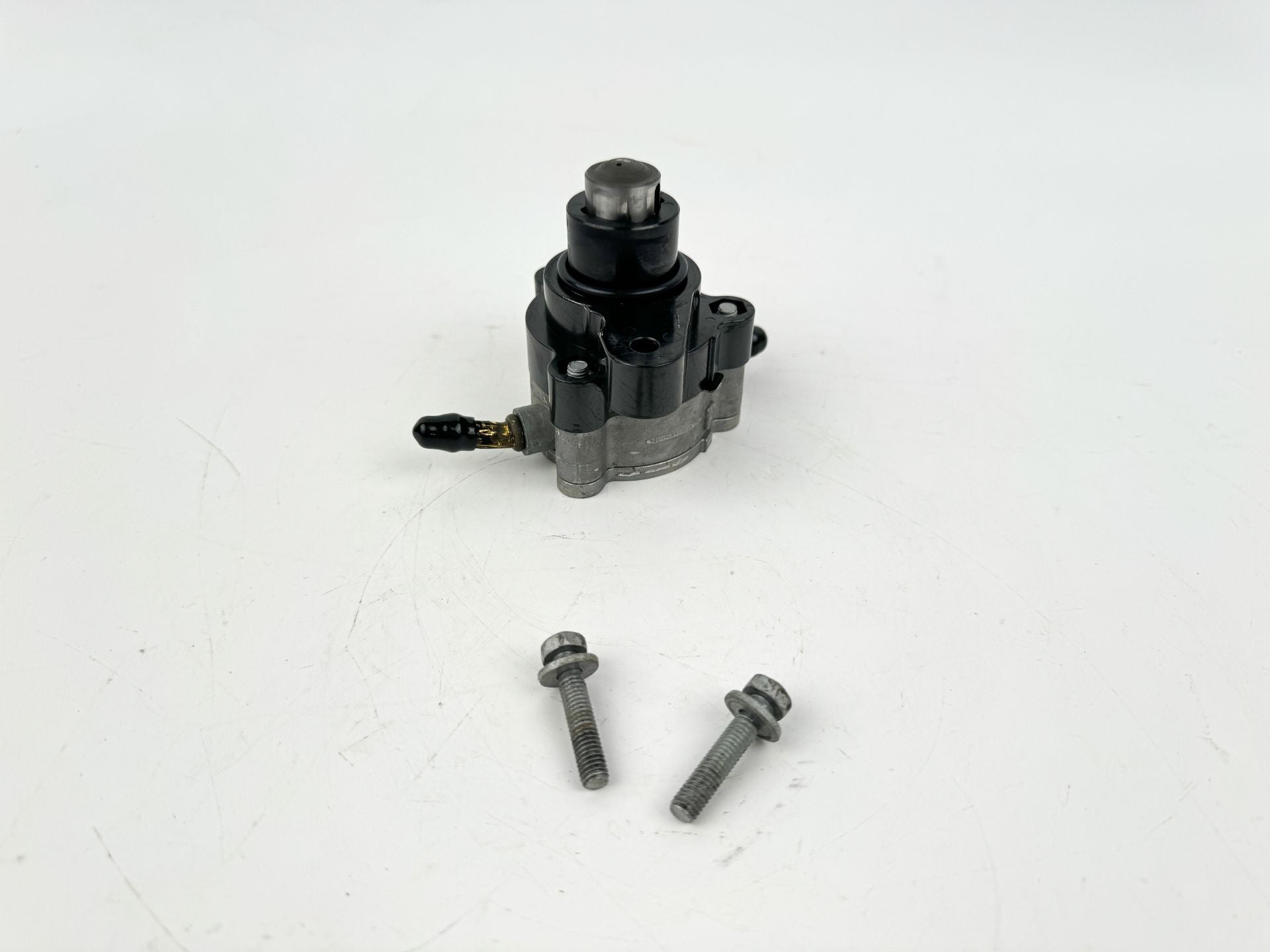 2003 Yamaha 115HP F115 Outboard Engine Fuel Pump Assembly 68V-24410-00-00