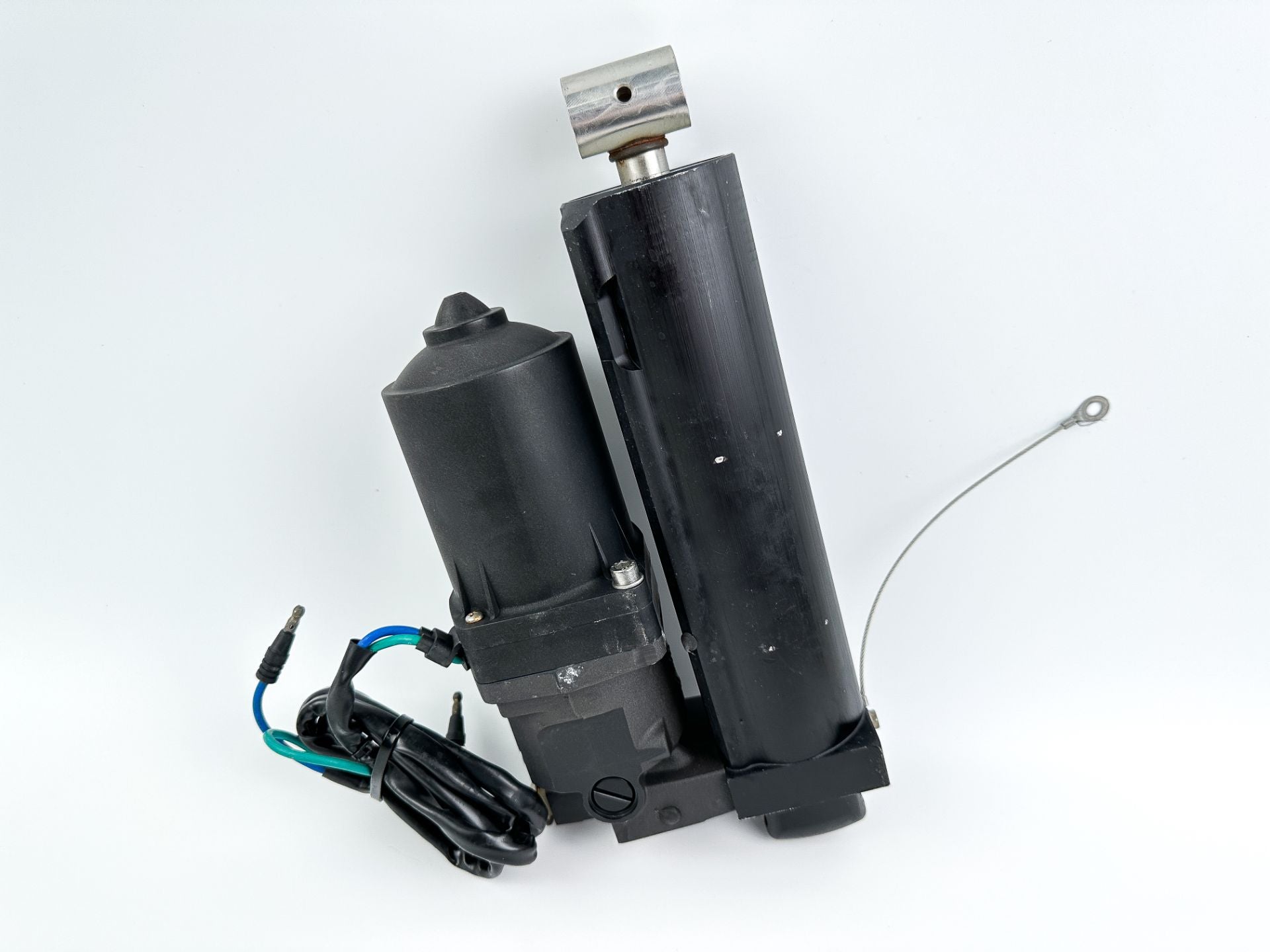 Mercury 70 90 115 120 125 HP Power Tilt and Trim Assembly 8M0090335