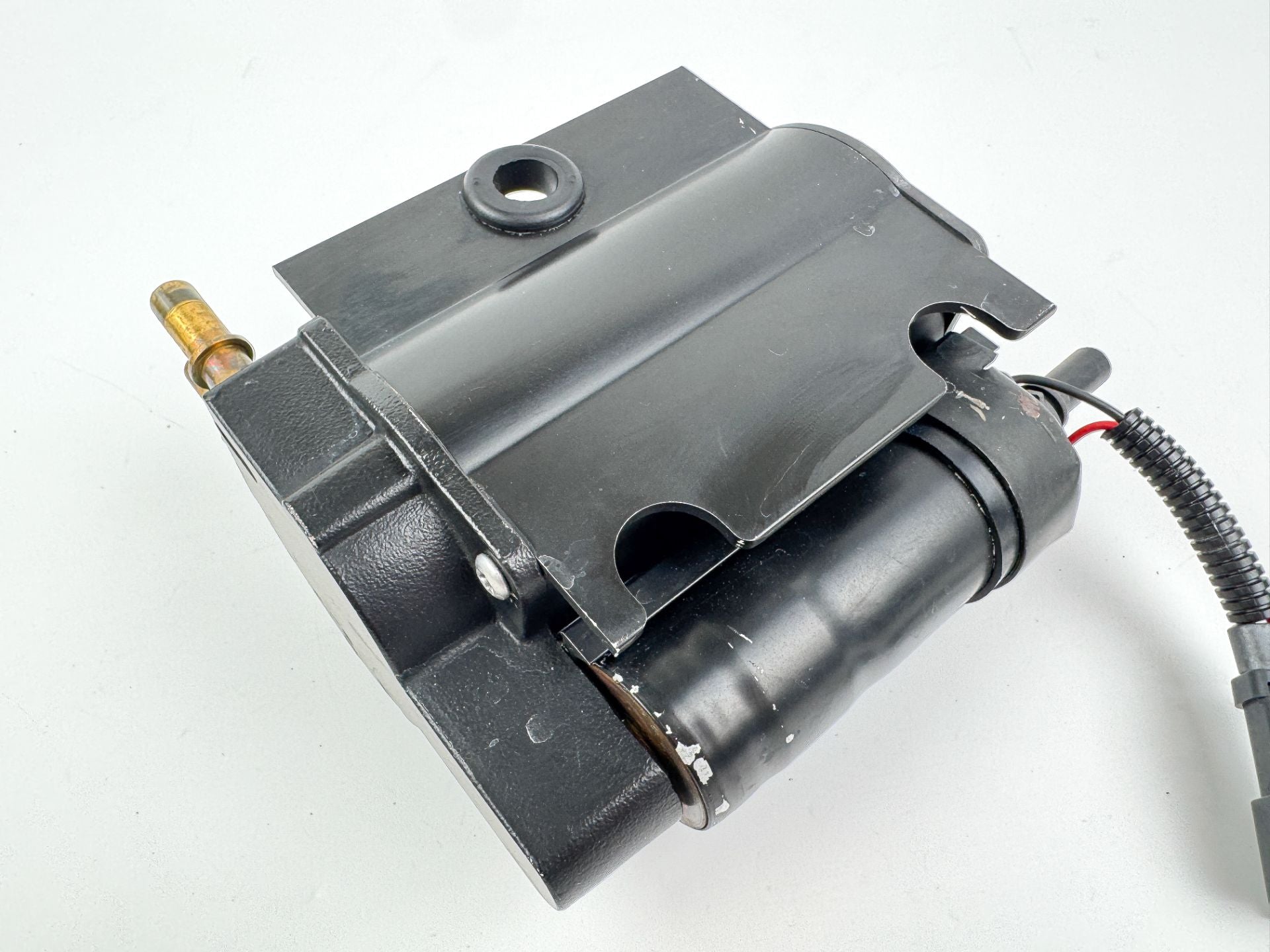 2005 Evinrude 115 HP 2 Stroke Outboard Vapor Separator Tank VST 5004428 Repair