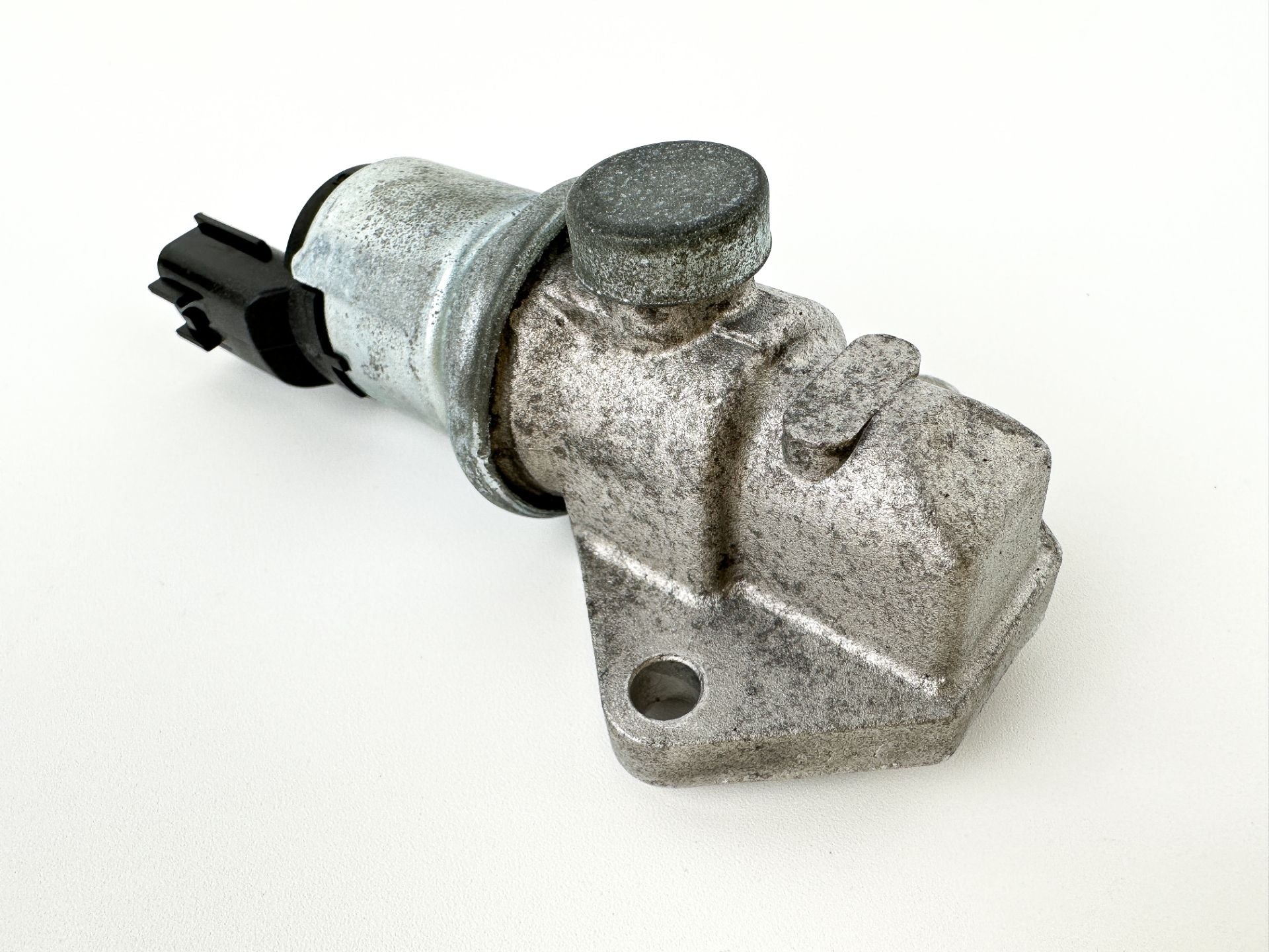 2005 Suzuki 115 HP 4 Stroke Outboard IAC Idle Air Control Valve 18137-77E00 OEM