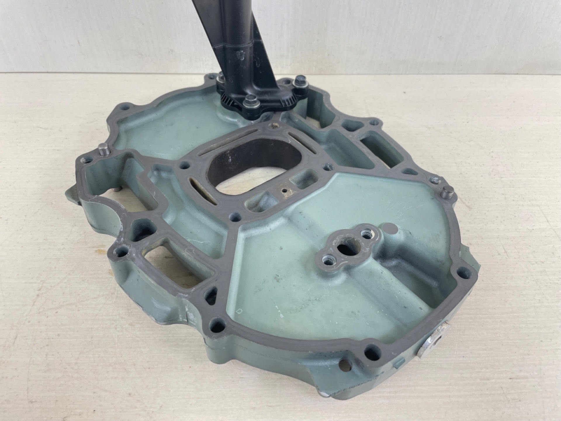 2006 Yamaha 250HP 4 Stroke Outboard Exhaust Manifold & Oil Strainer 69J-41131-10-CA