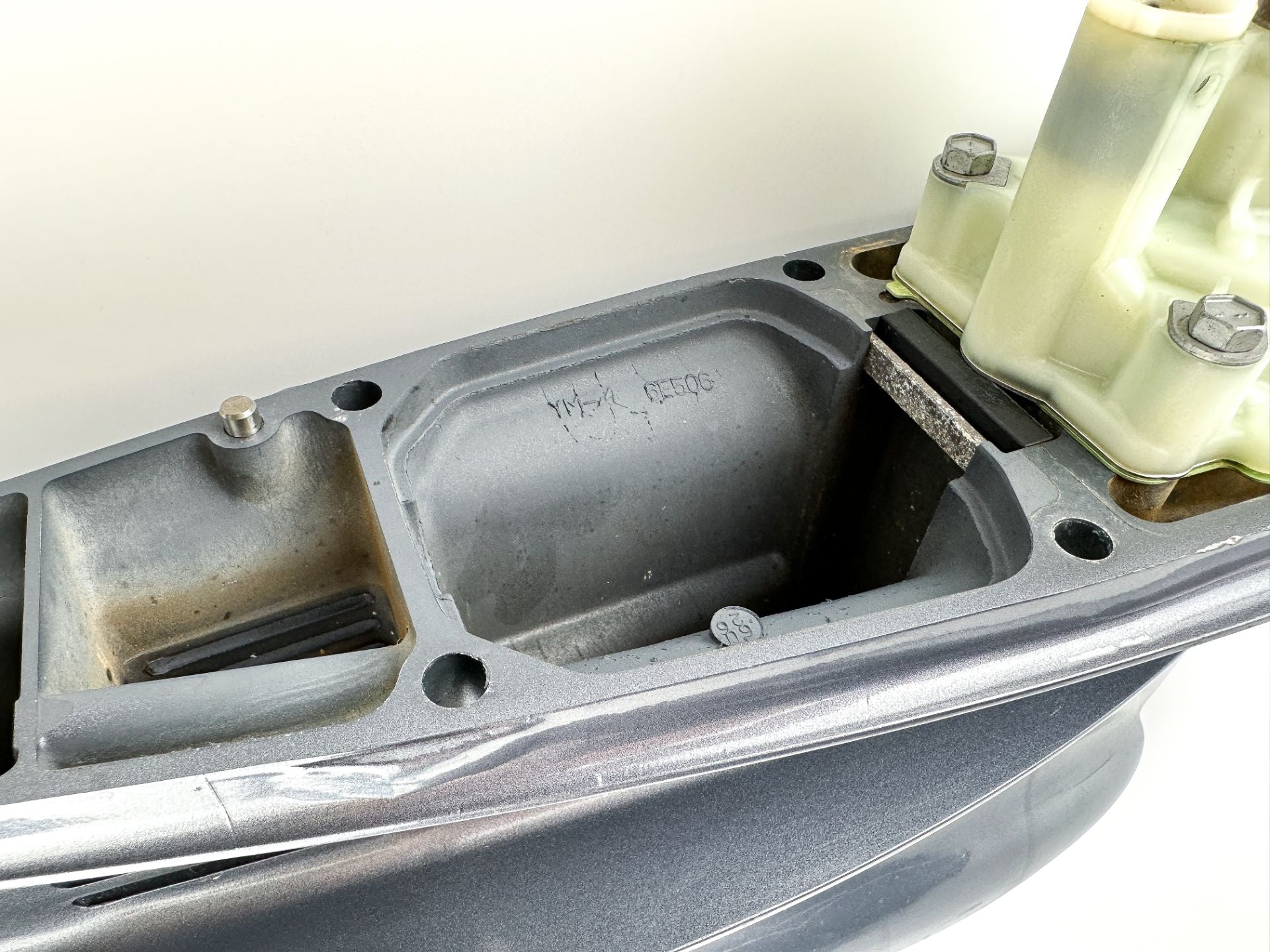 2016 Yamaha 115 HP 4 Stroke Outboard Lower Unit Gear Case 6EK-45300-00-8D OEM