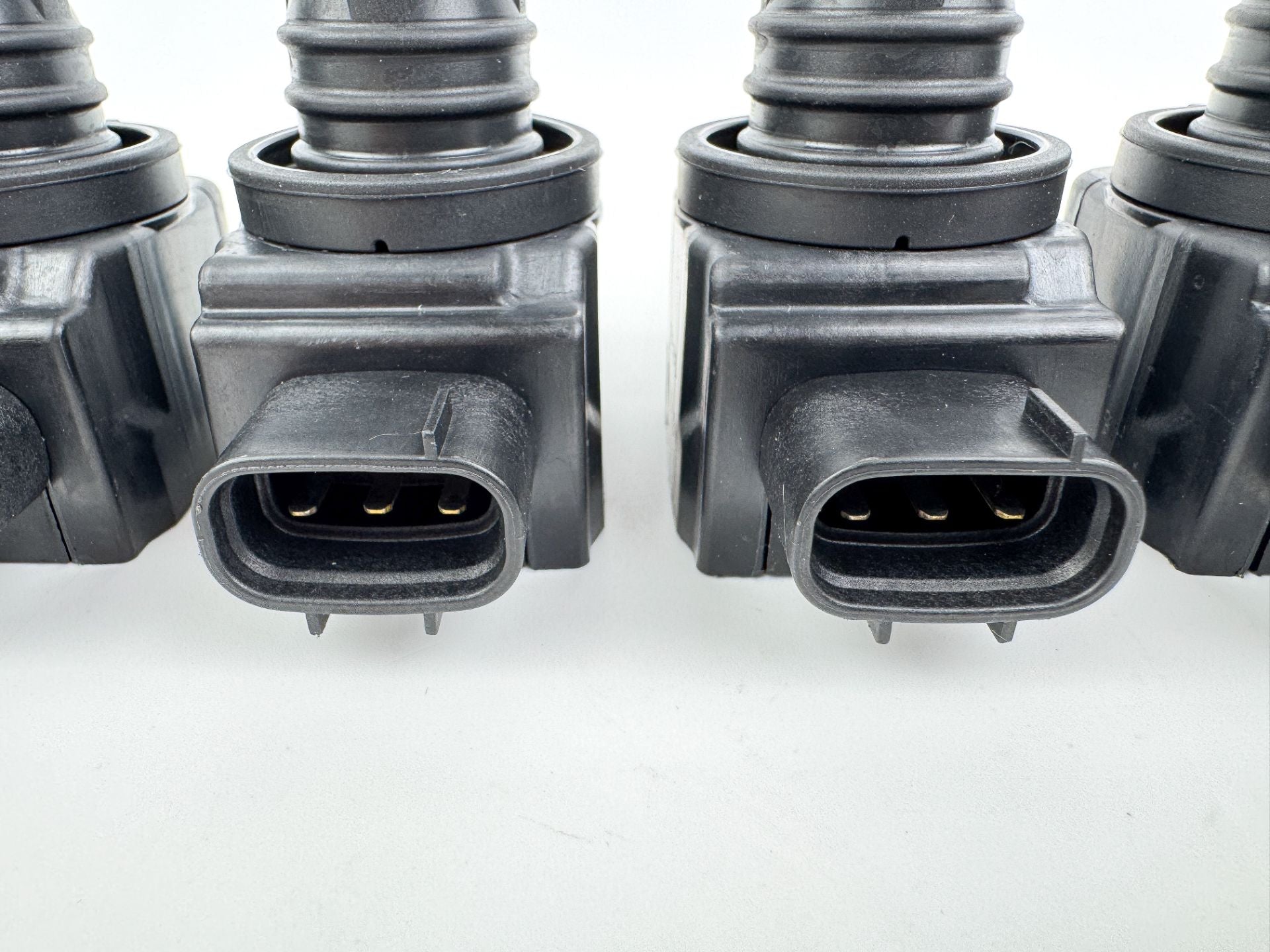 2010 Suzuki 250 HP 4 Stroke Outboard Ignition Coil Set 33410-93J00 OEM