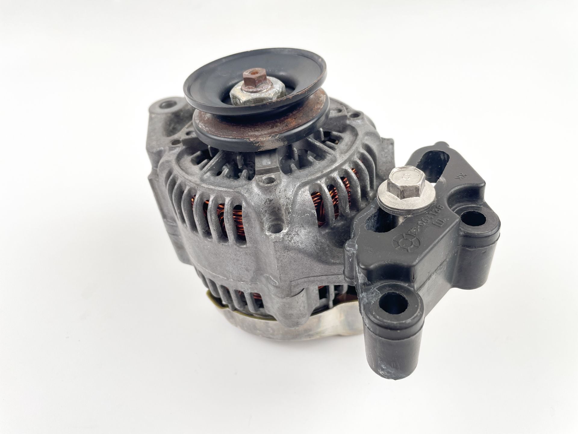 1999 Mercury 225 HP 2 Stroke Outboard Alternator 821663A1 OEM