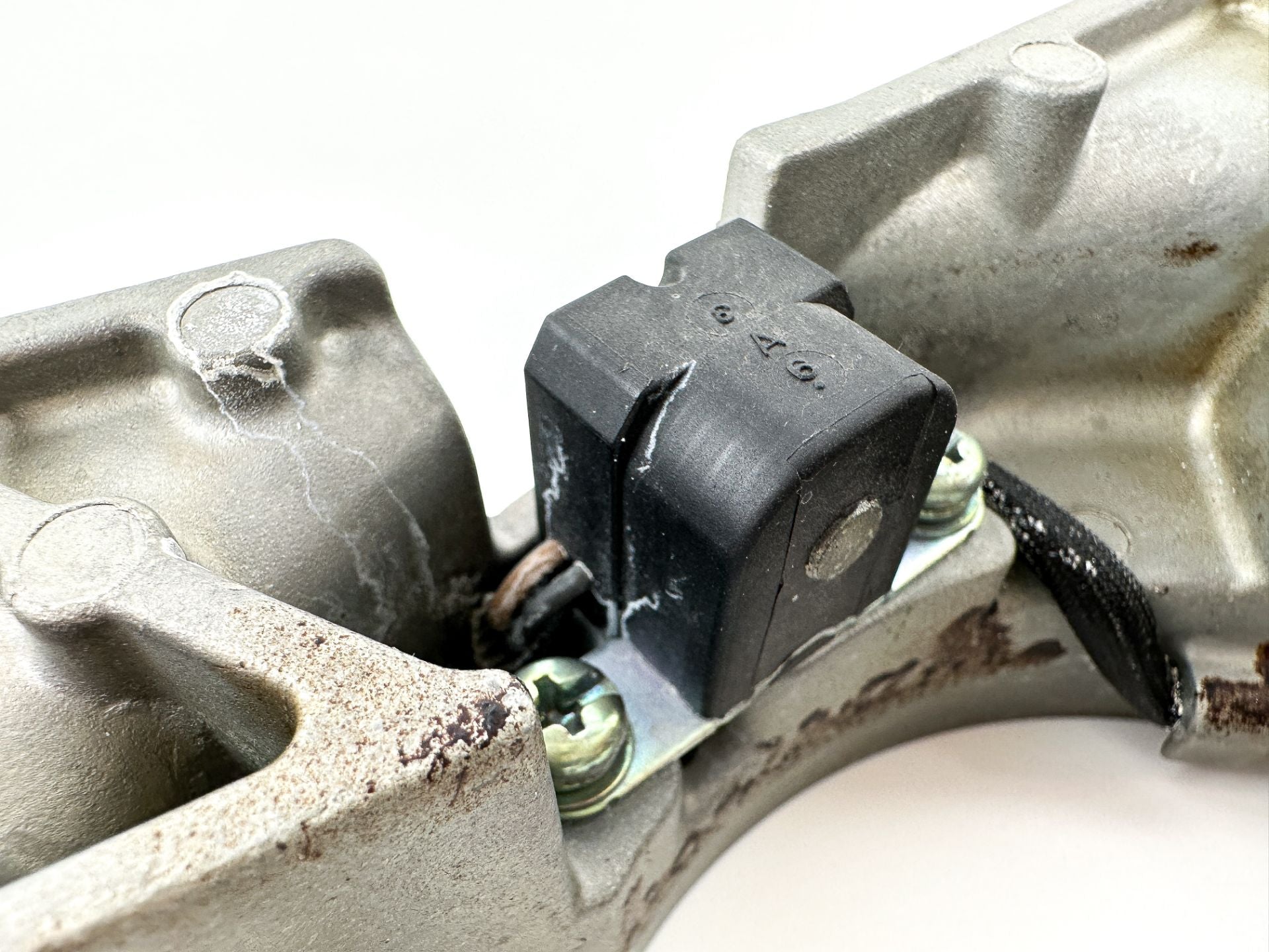 2004 Yamaha 150 HP 4 Stroke Outboard Coil Pulser 63P-85580-00-00 OEM