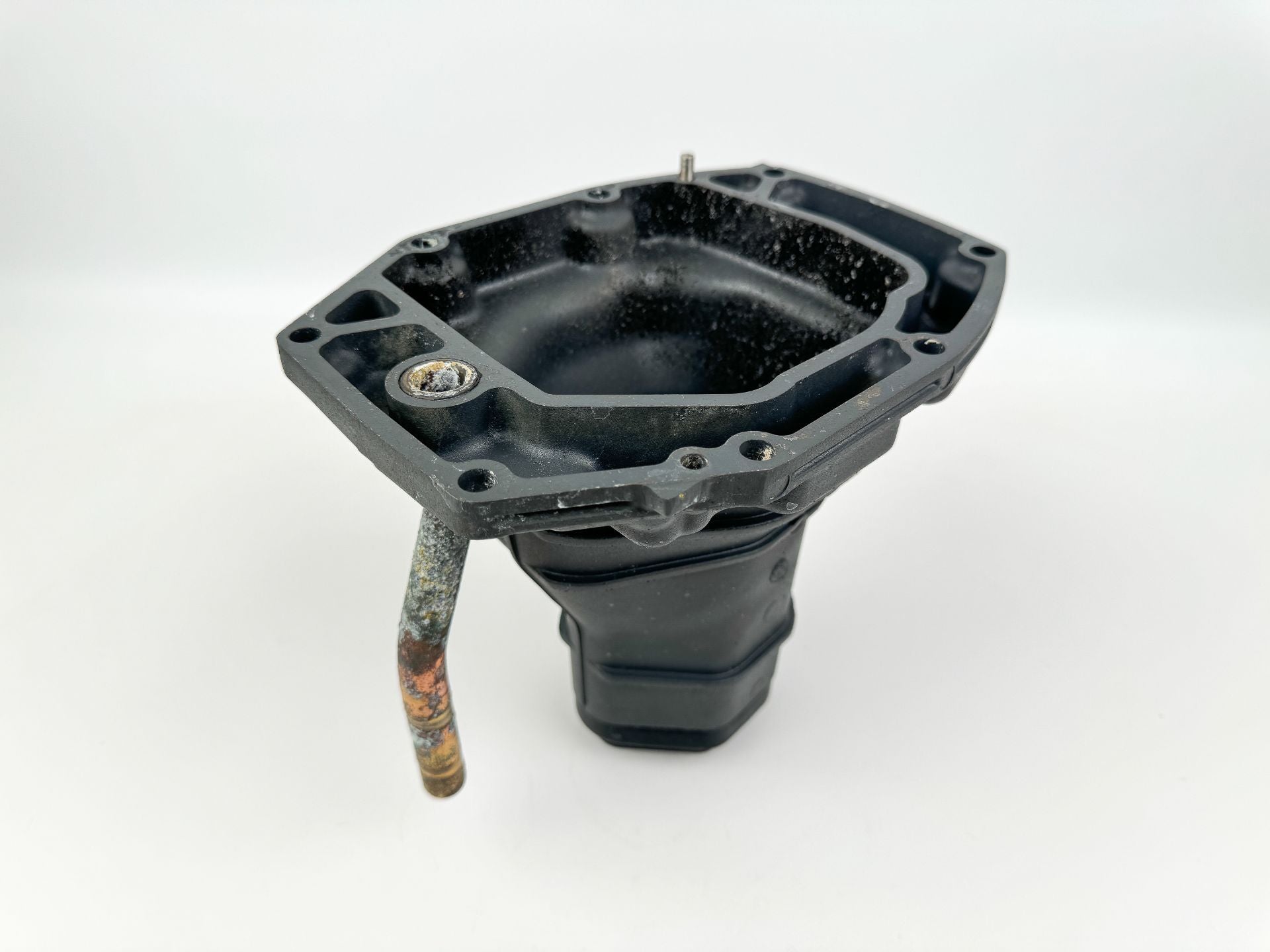 2012 Yamaha 150 HP 4 Stroke Outboard Exhaust Muffler 63P-14711-01-9S OEM