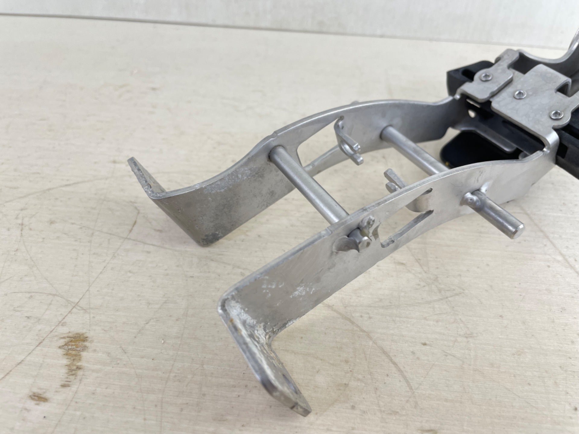 Mercury Verado Front Cowling Latch Bracket Assembly 888976T01