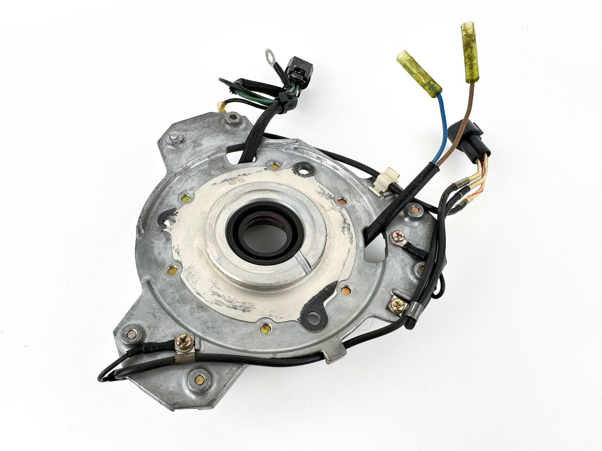 2002 Yamaha 50 HP 2 Stroke Outboard Coil Pulser Base Assembly 63D-85560-10-00 OEM