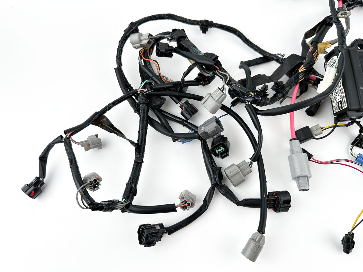 2017 Suzuki 200 HP 4 Stroke Outboard Engine Wire Harness 36610-96L51 OEM
