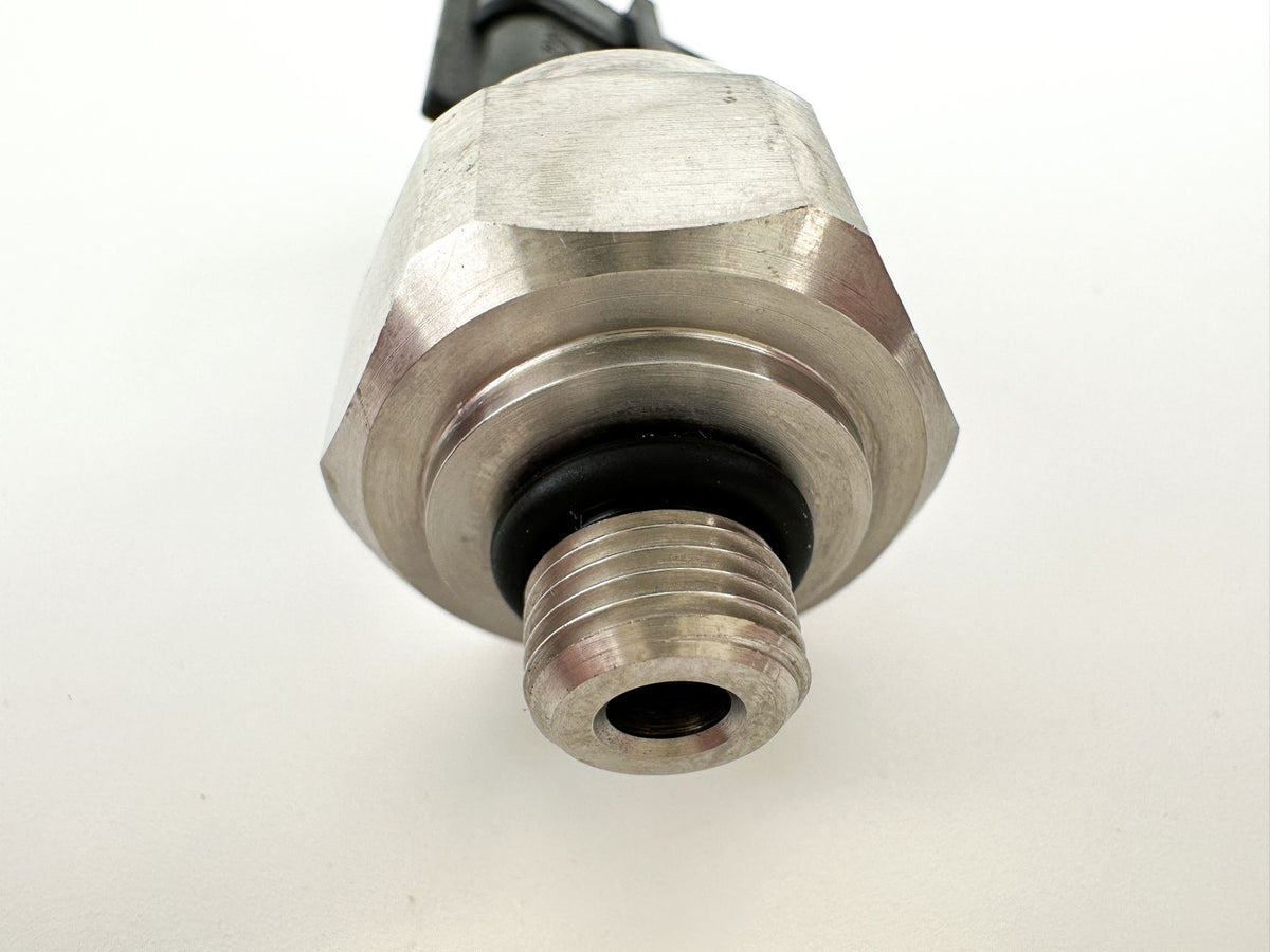 2014 Yamaha 200 HP 4 Stroke Outboard Oil Pressure Sensor 6AW-83651-00-00 OEM