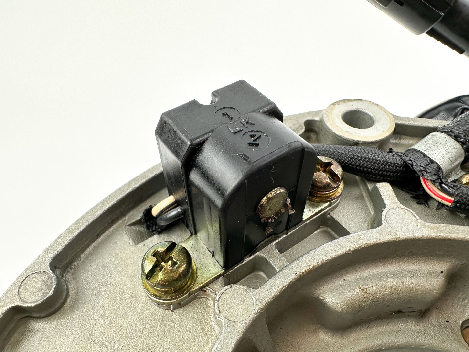 2003 Yamaha 115 HP 4 Stroke Outboard Coil Pulser Base Stator Assembly 68V-81460-00-00 OEM