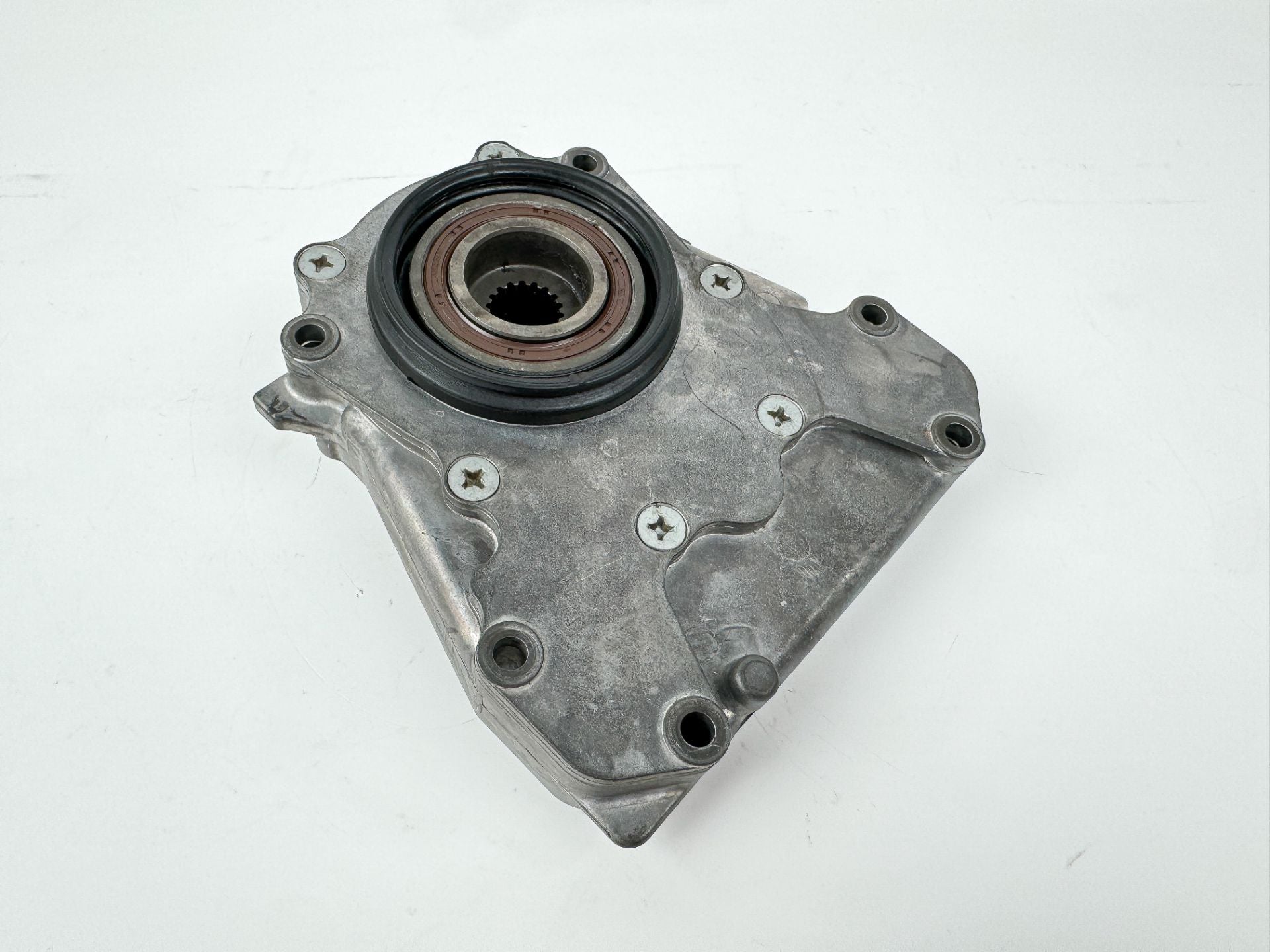 2001 Yamaha 80 HP 4 Stroke Outboard Oil Pump 67F-13300-00-00 OEM