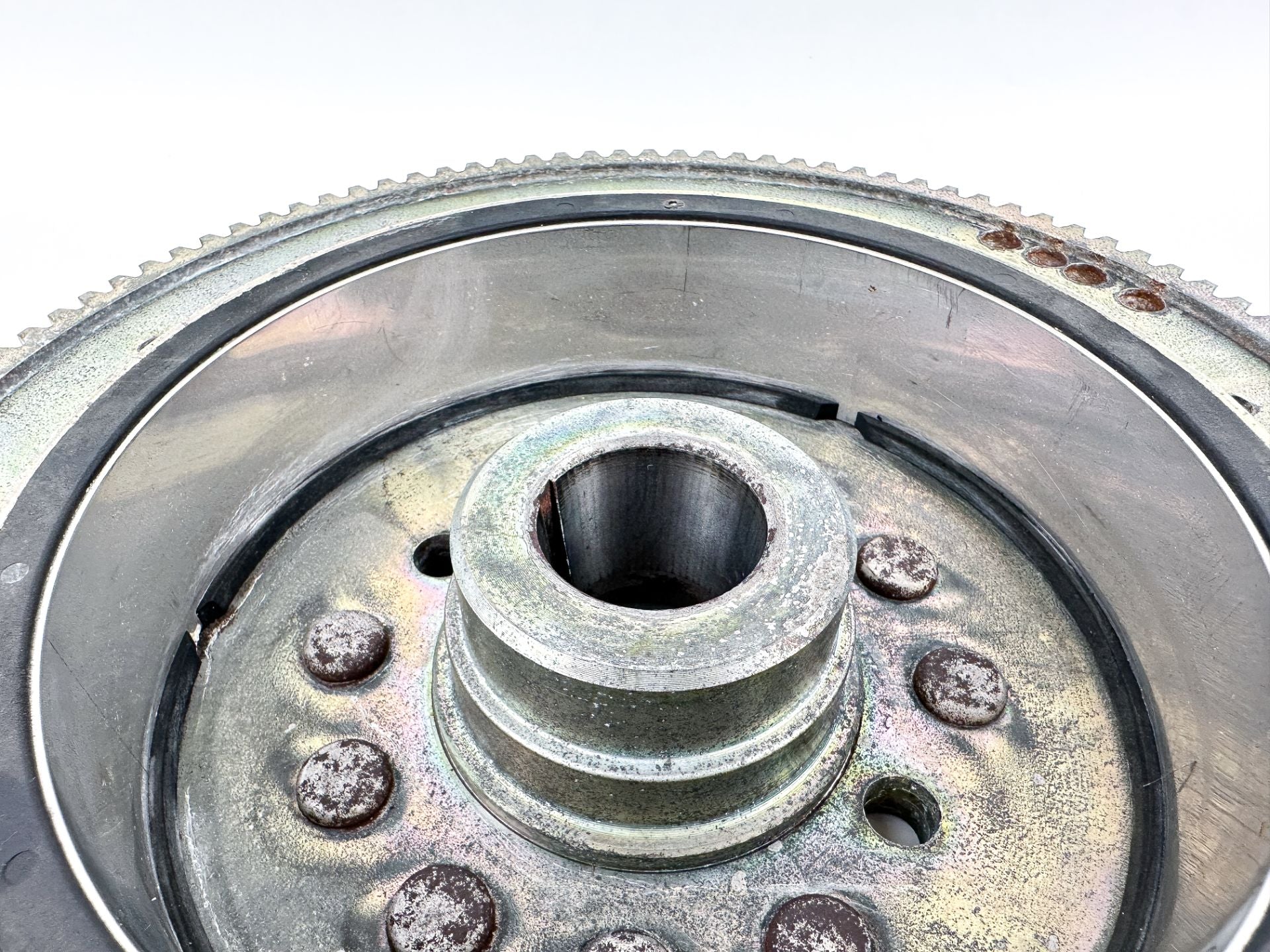 2004 Yamaha 225 HP 4 Stroke Outboard Flywheel Rotor 69J-81450-10-00 OEM
