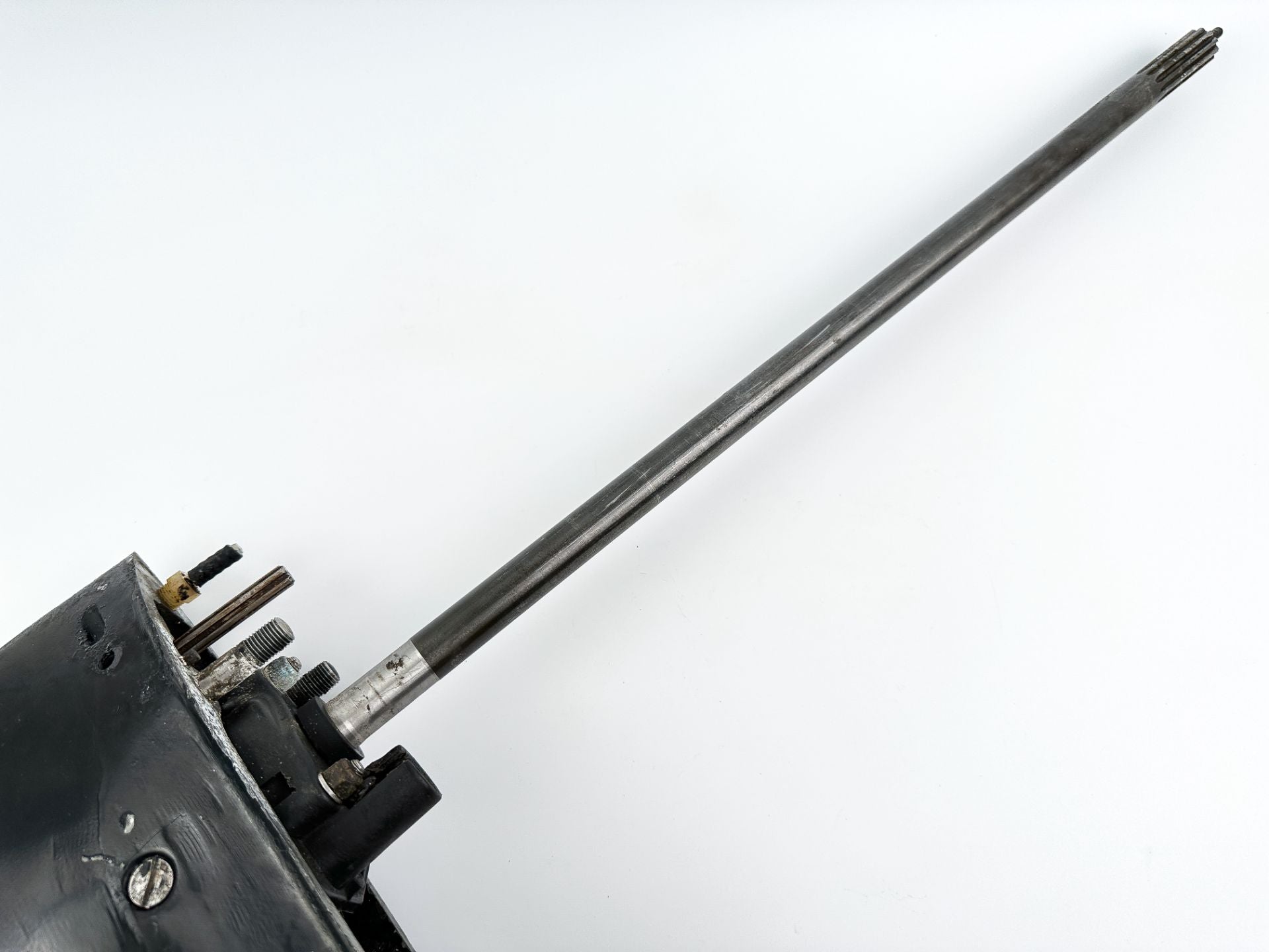 Mercury 50 60 HP 2 Stroke 3 Cylinder Lower Unit Gear Case 20" Long