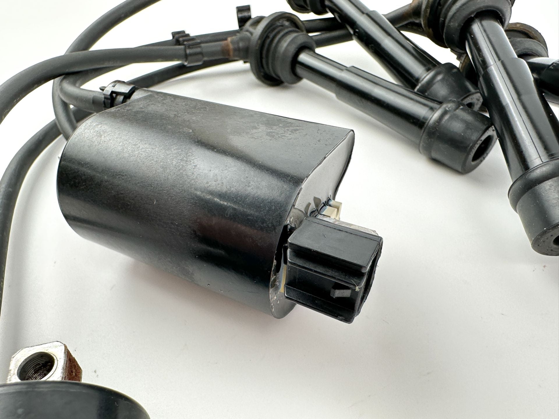2012 Suzuki 140 HP 4 Stroke Outboard Ignition Coil Set 33410-90J00 OEM