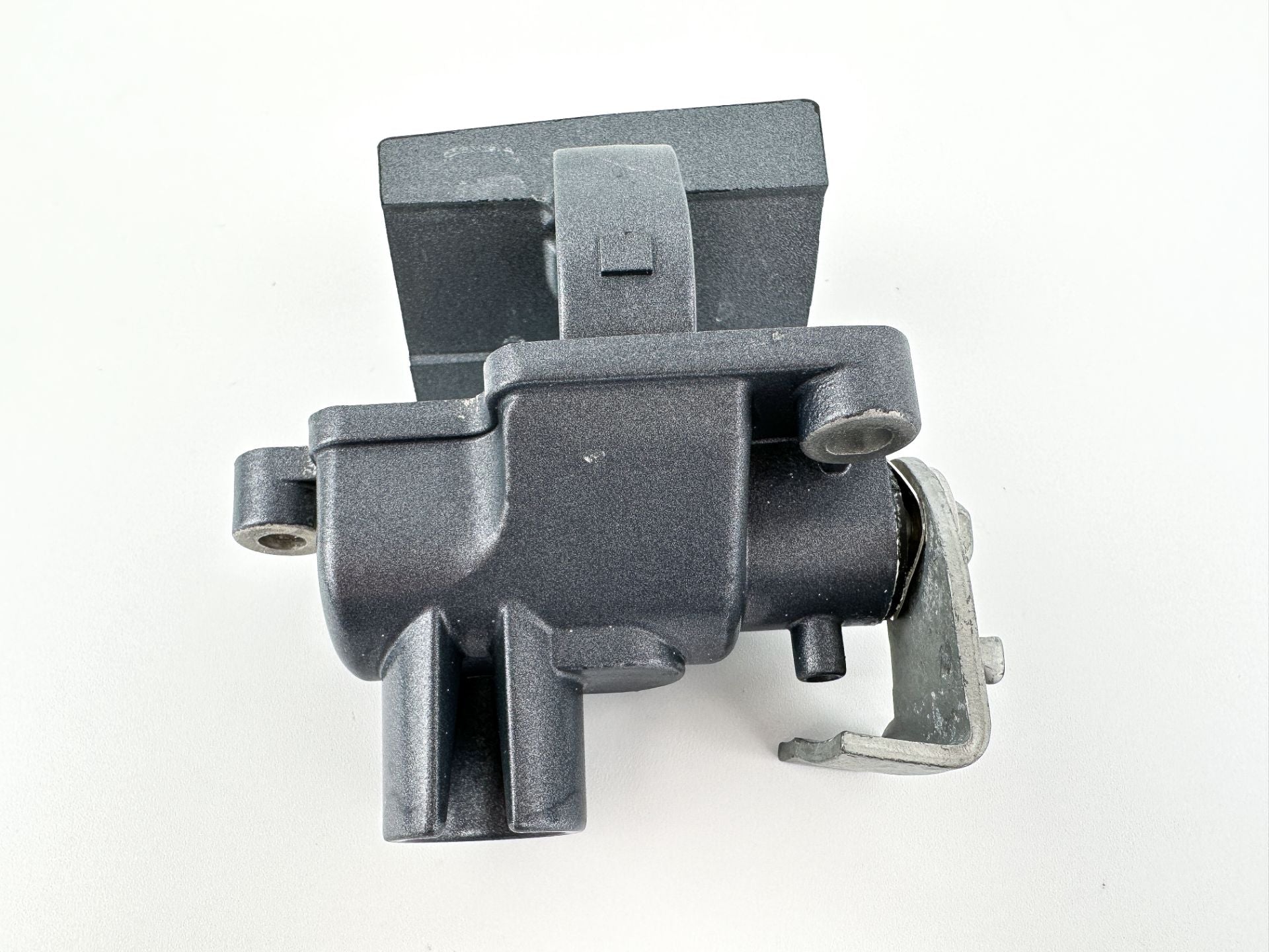 2009 Yamaha 225 HP 2 Stroke Outboard Latch Handle Set 60V-42817-00-8D OEM