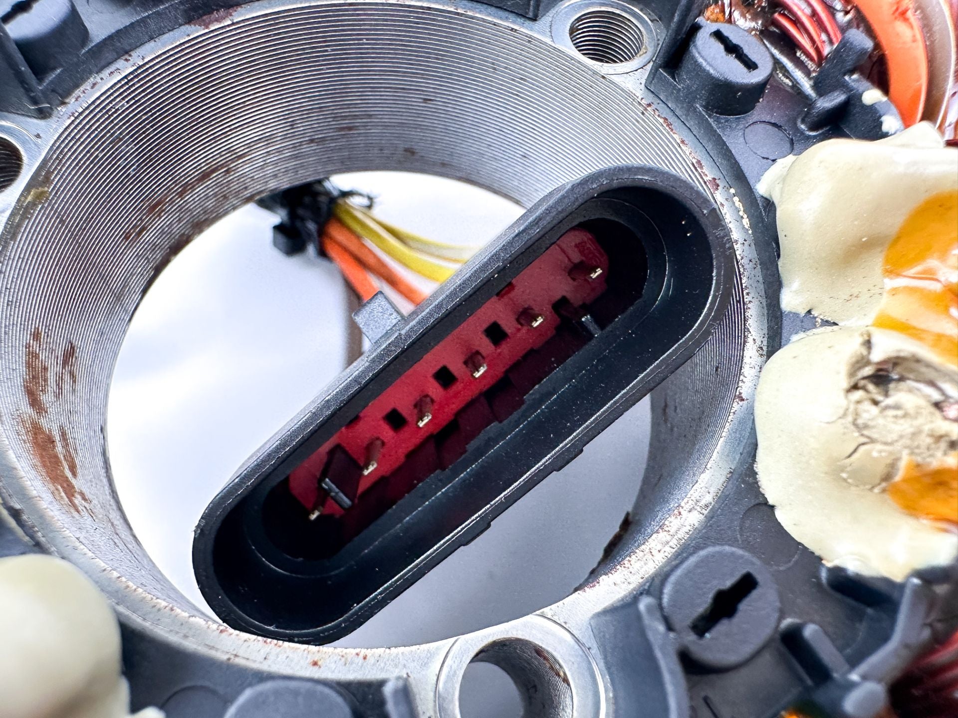 Evinrude Etec 40 50 60 75 90 HP 2 Stroke Stator Assembly 0586949 586949