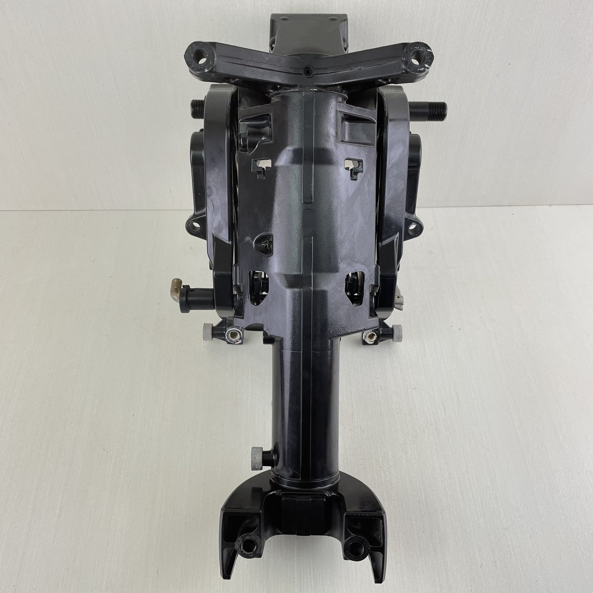 2011 Suzuki 25HP 4 Stroke Outboard Mid Section Swivel Bracket With Clamps 20"