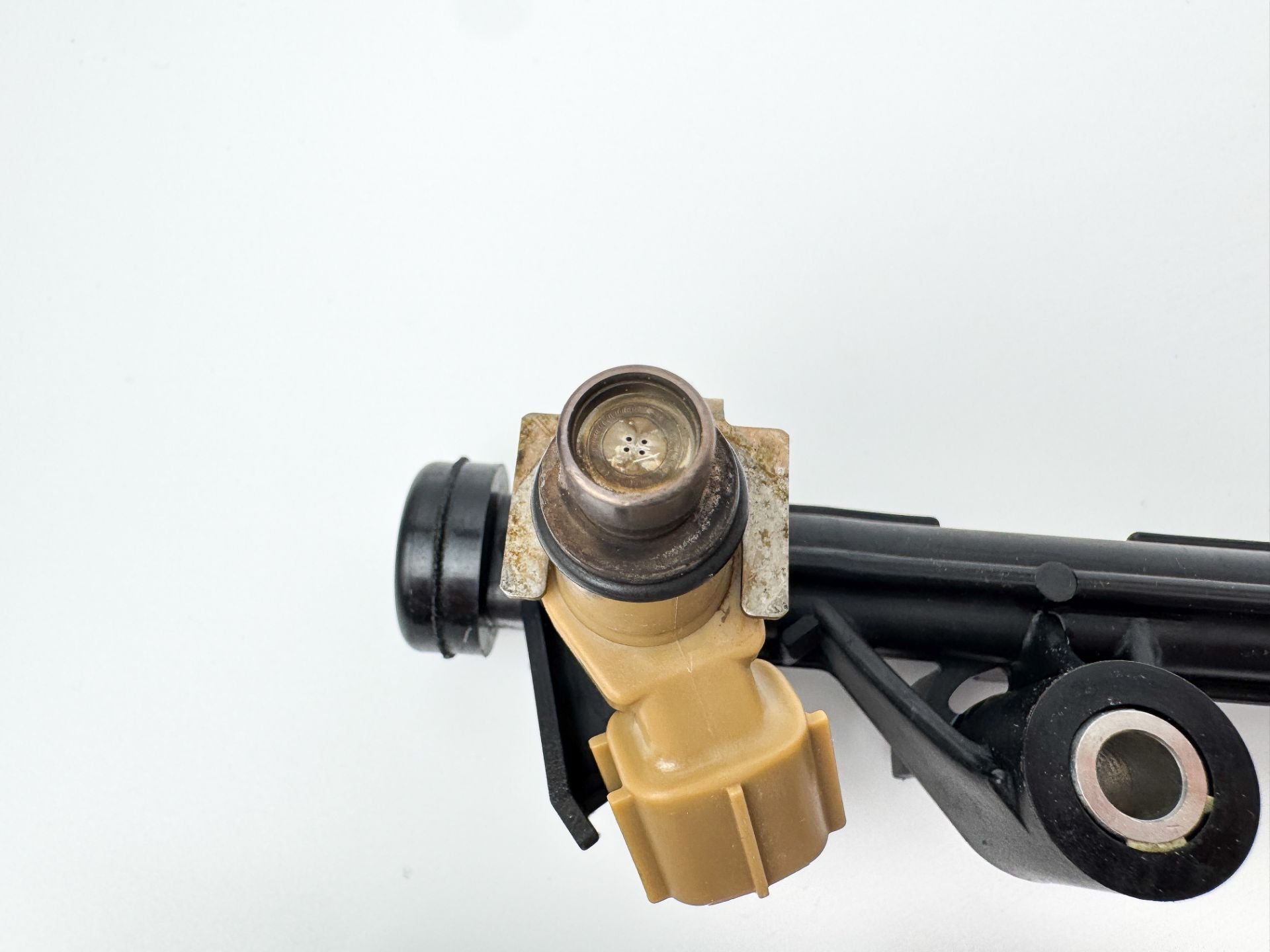 2005 Yamaha 250 HP 4 Stroke Outboard Fuel Injector Set W/ Rail 6P2-13761-00-00 OEM